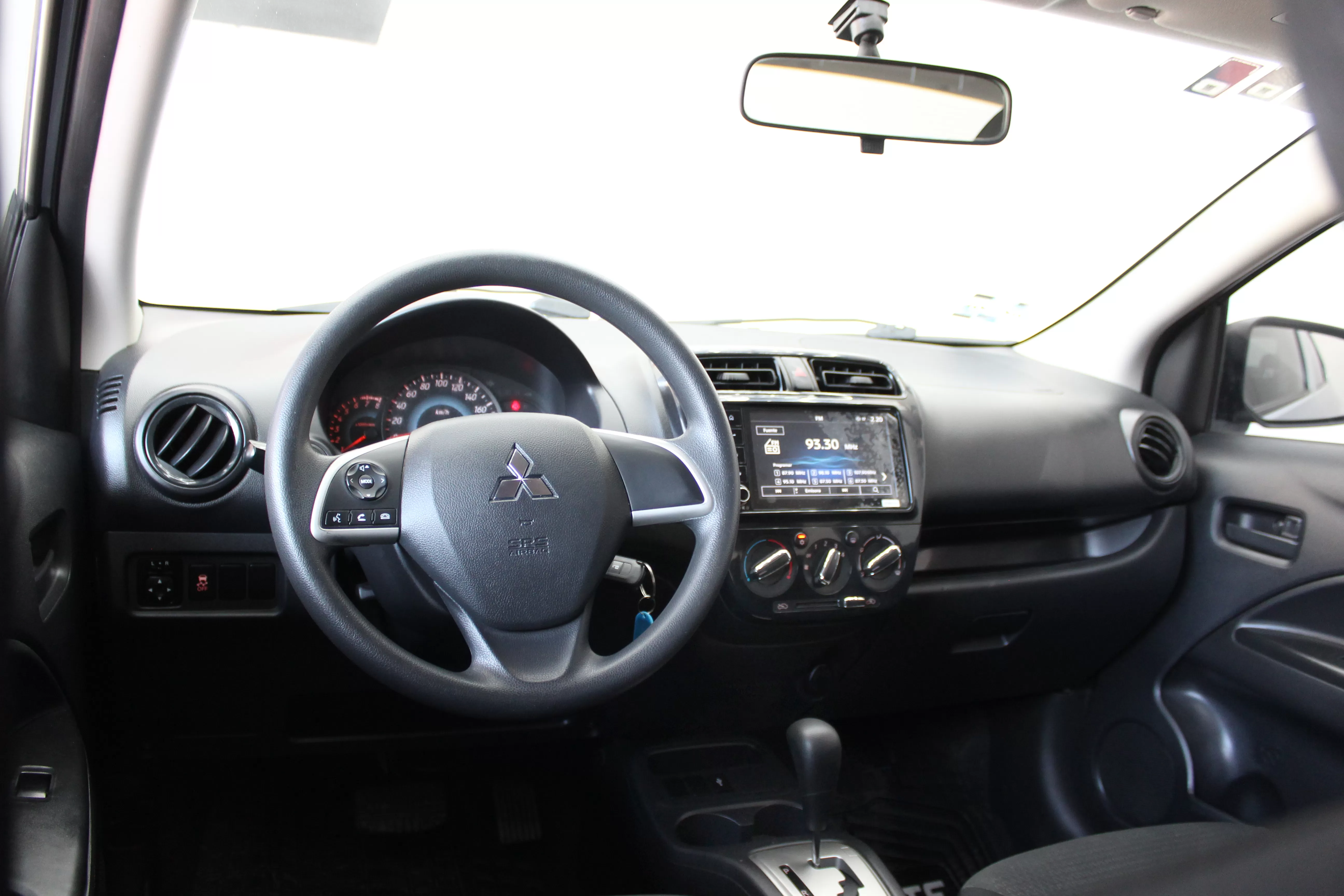 Mitsubishi Mirage GLX 2023