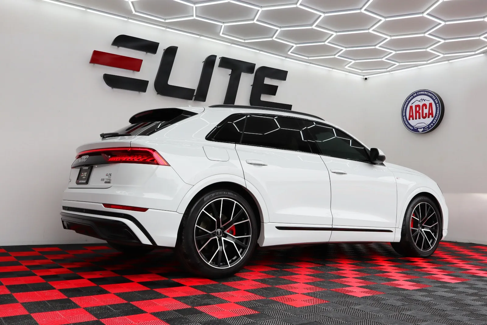 Audi Q8 hybrid S-Line 55 TFSI 2023