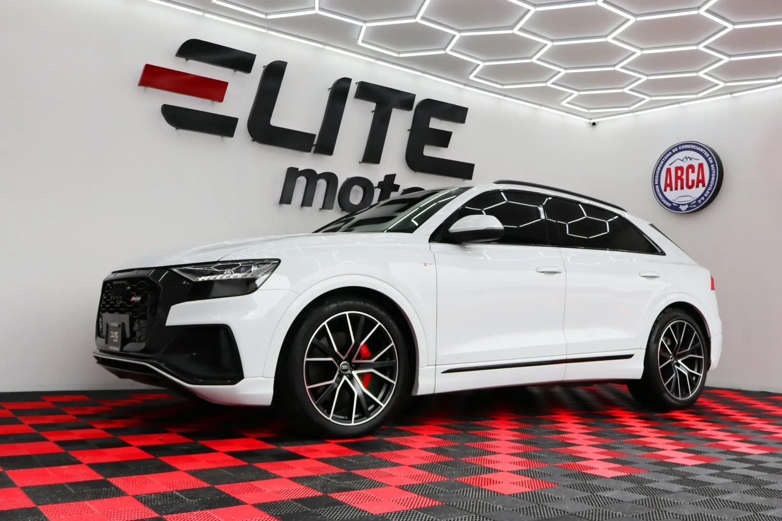Audi Q8 hybrid S-Line 55 TFSI 2023