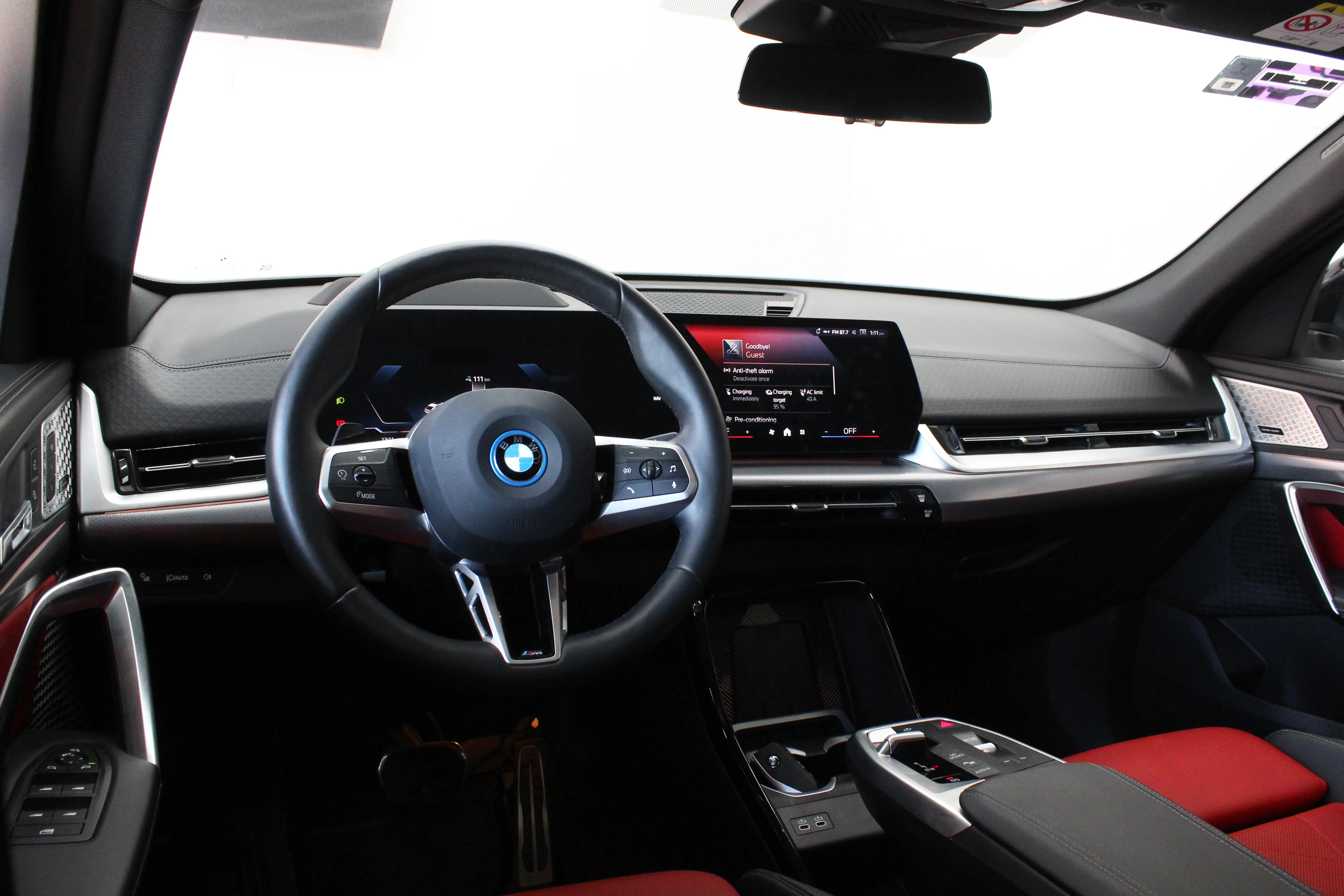 BMW iX2 xDrive 30 2025