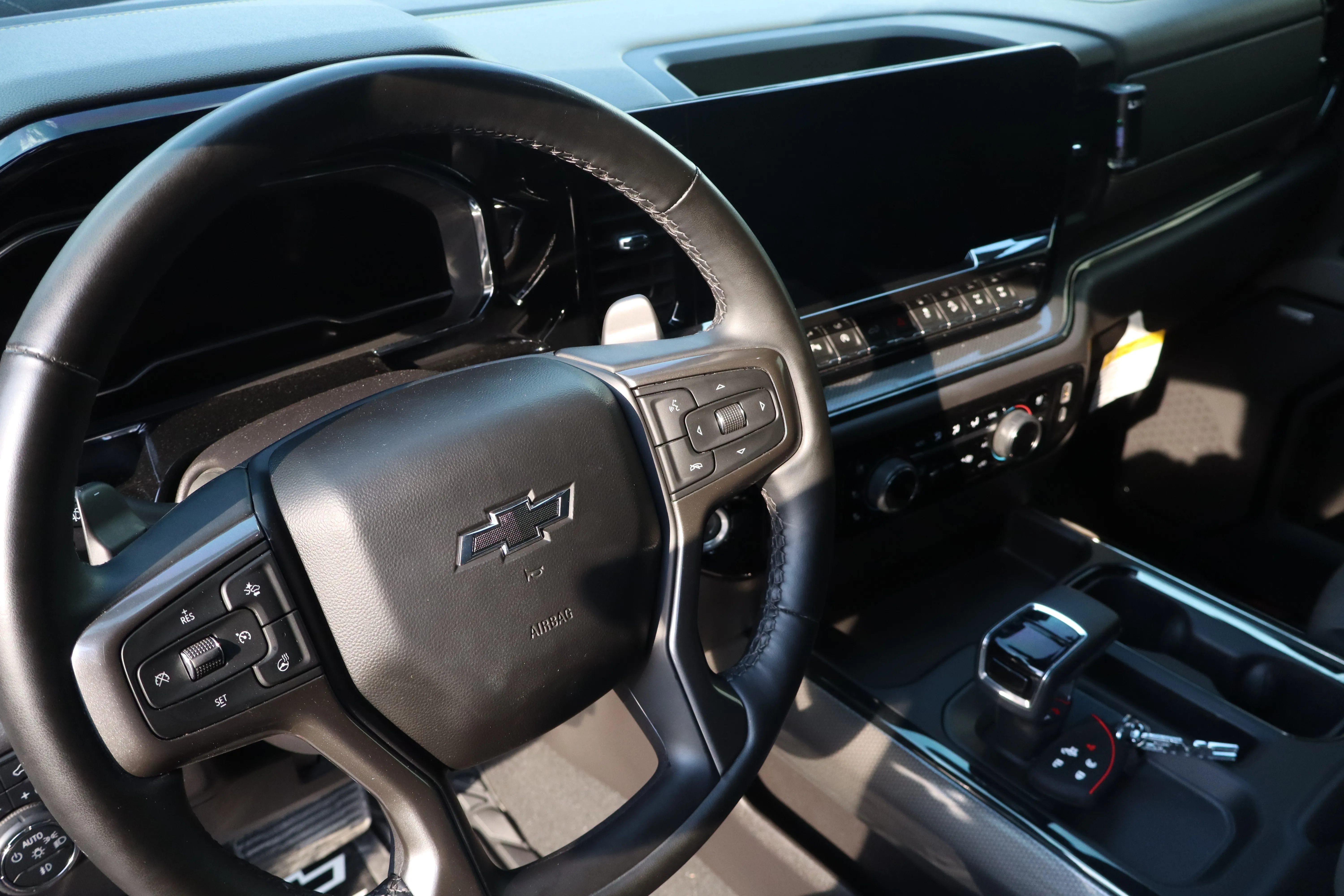 Chevrolet CHEYENNE DC ZR2 BISON 2024