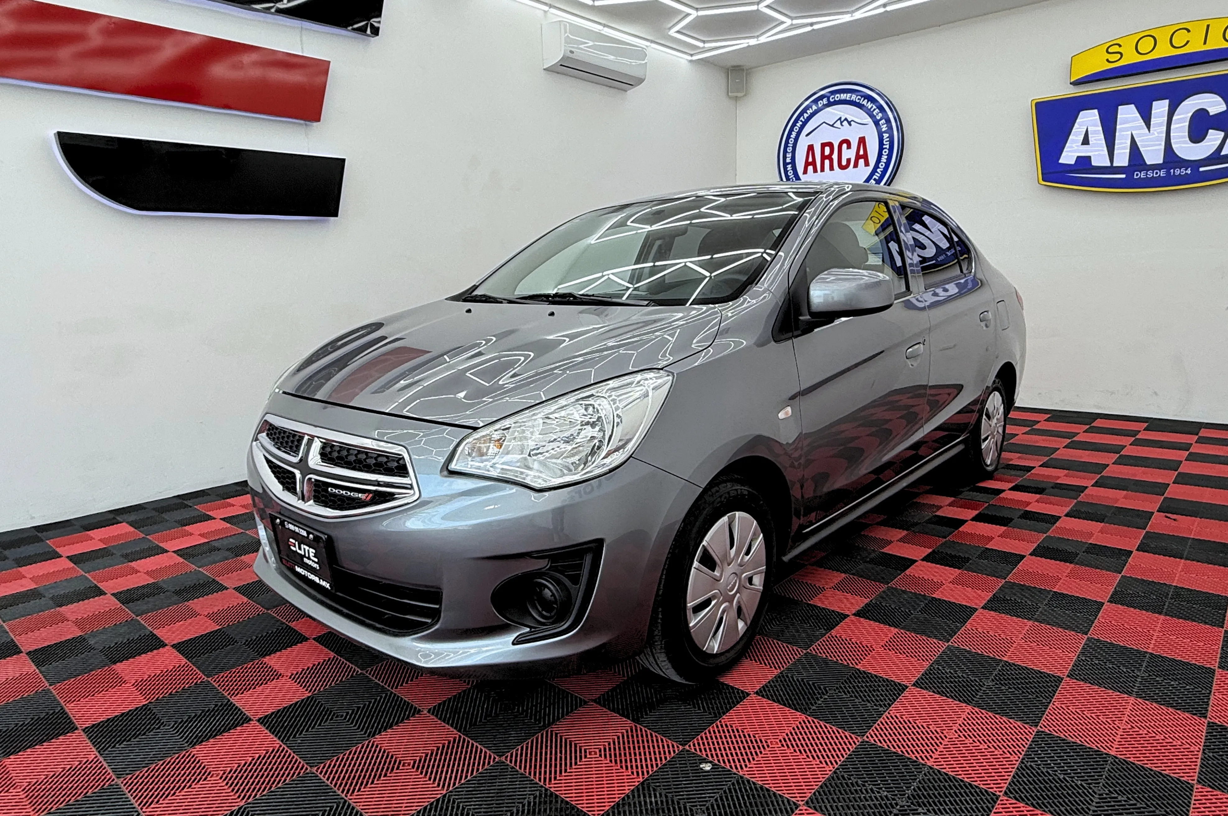 Dodge ATTITUDE SE AT 2024