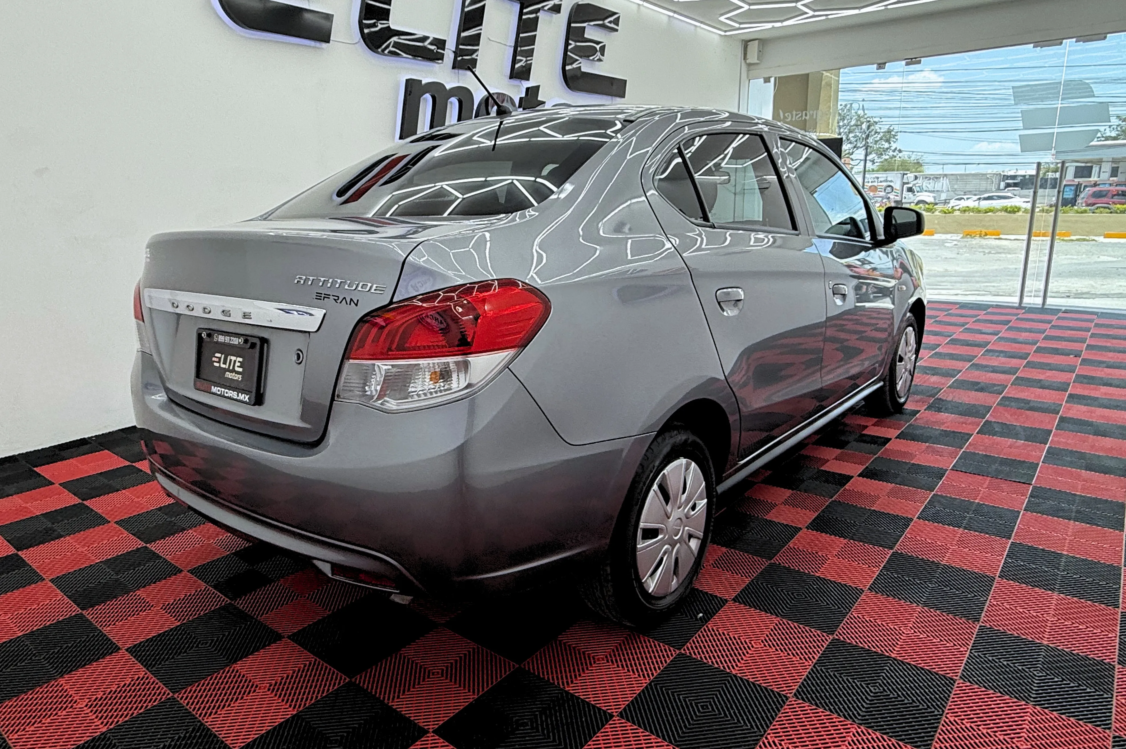 Dodge ATTITUDE SE AT 2024