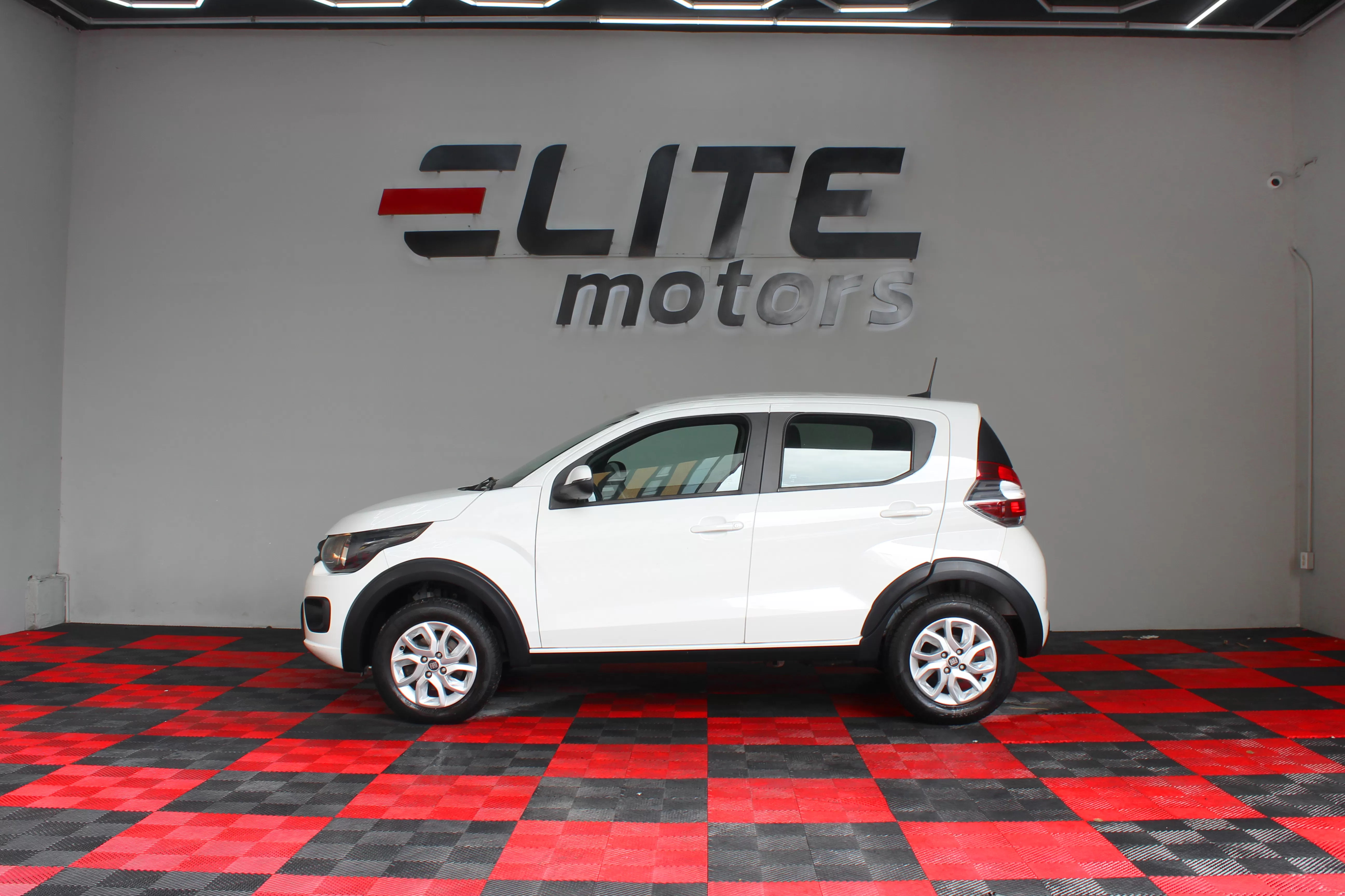 Fiat Mobi Like 2023