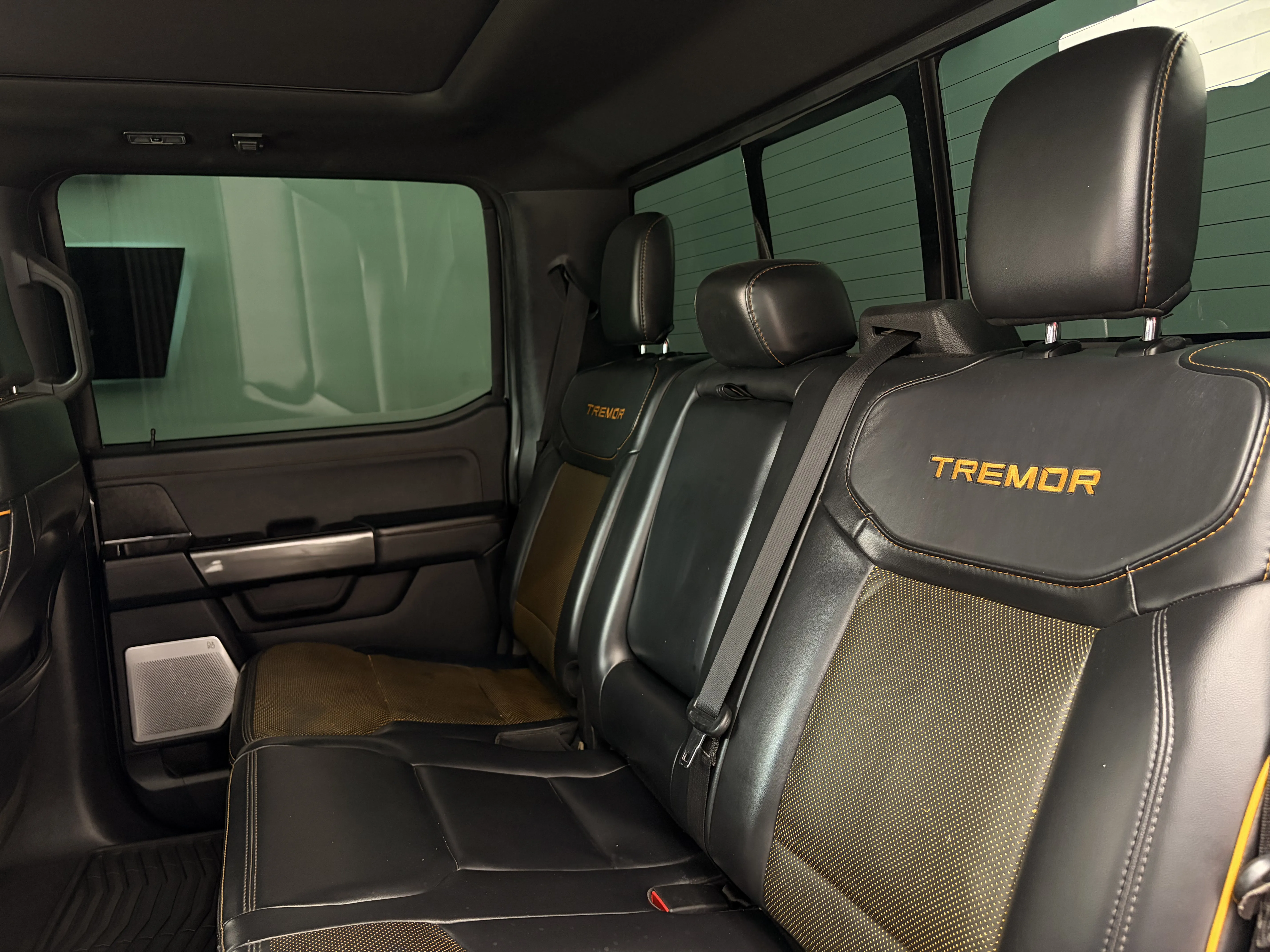 Ford LOBO 4X4 TREMOR HIGH 2023