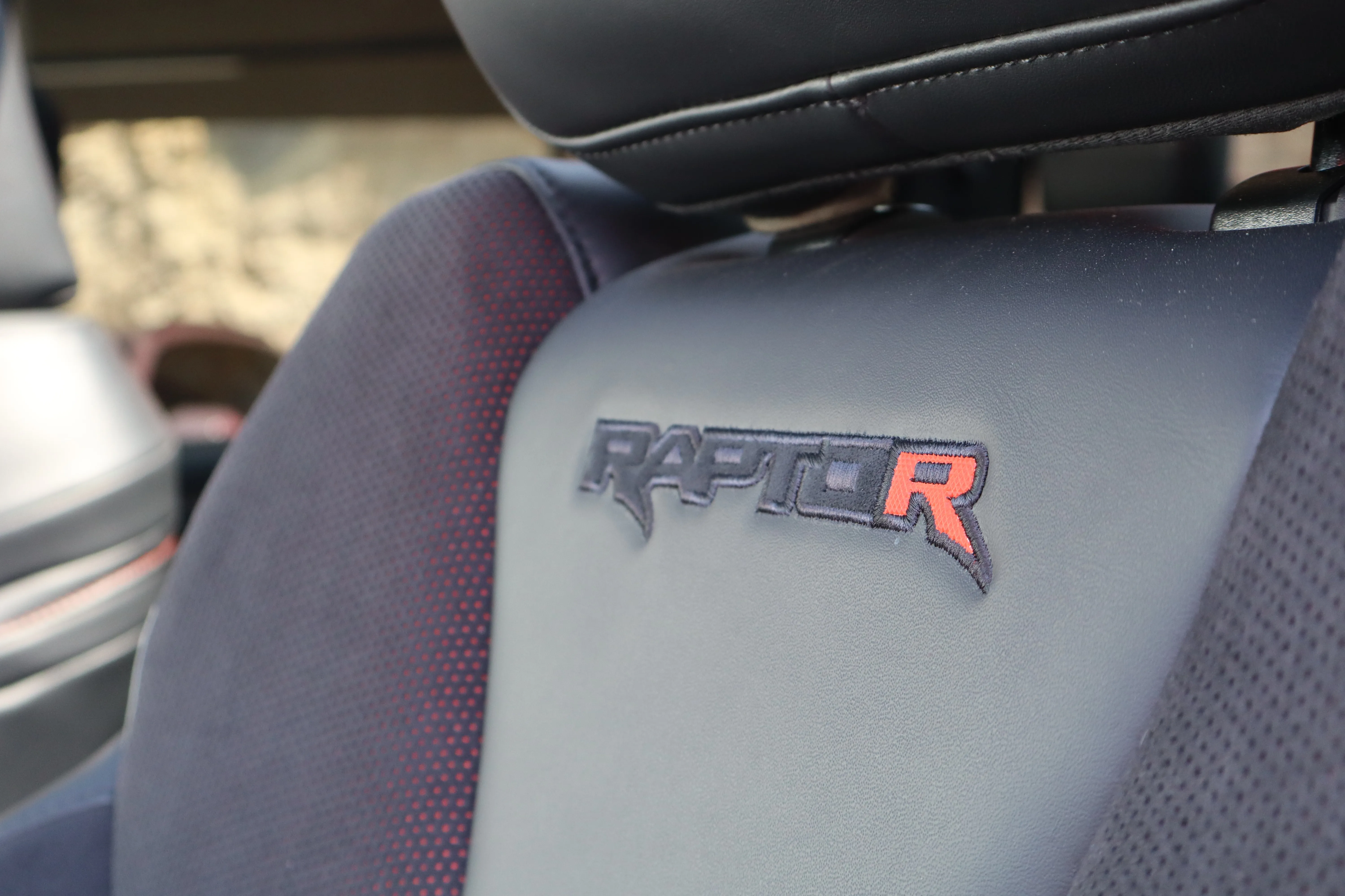 Ford Lobo Raptor R 2025
