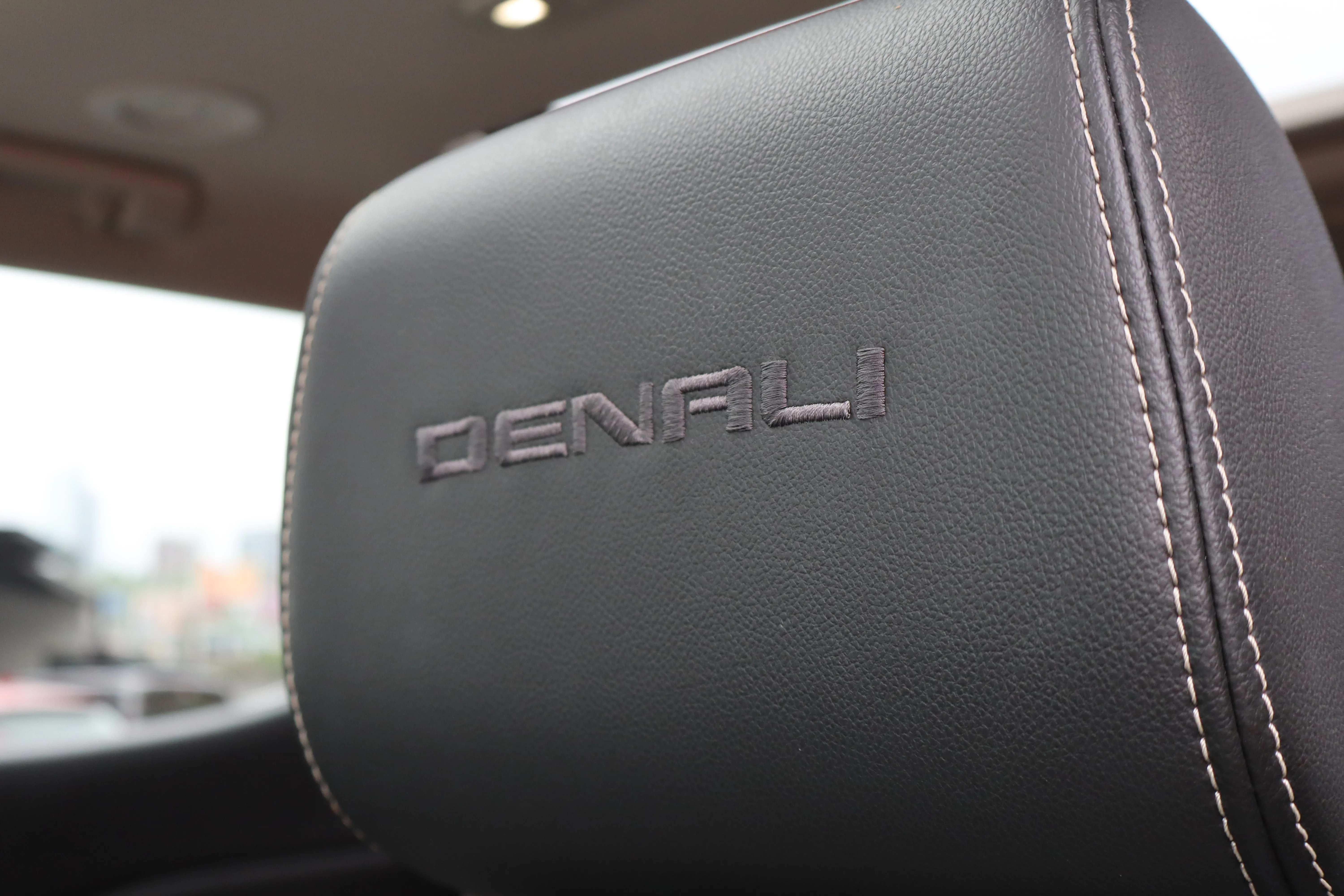 GMC Acadia Denali 2023