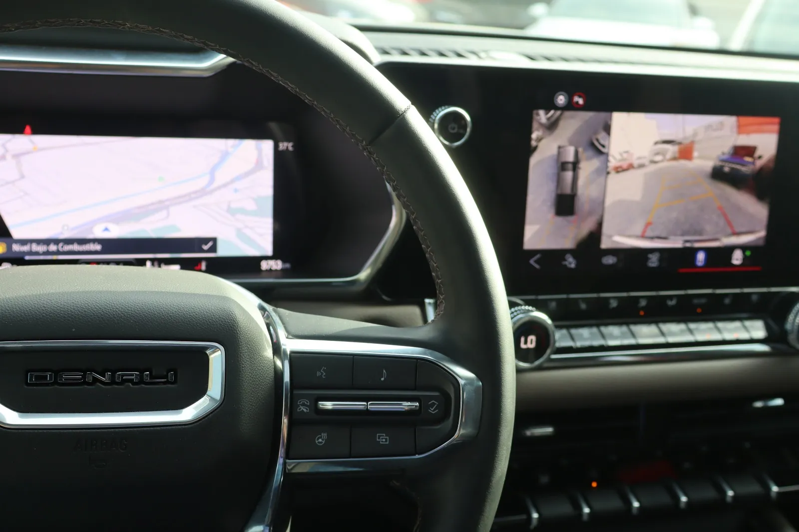 GMC CANYON DENALI 2025