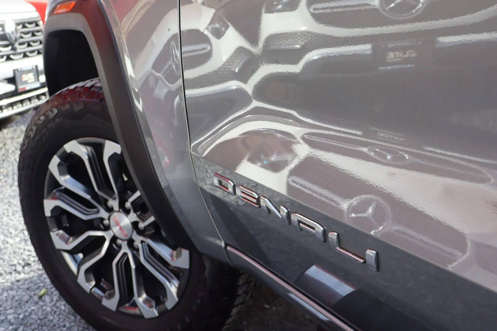 GMC CANYON DENALI 2025