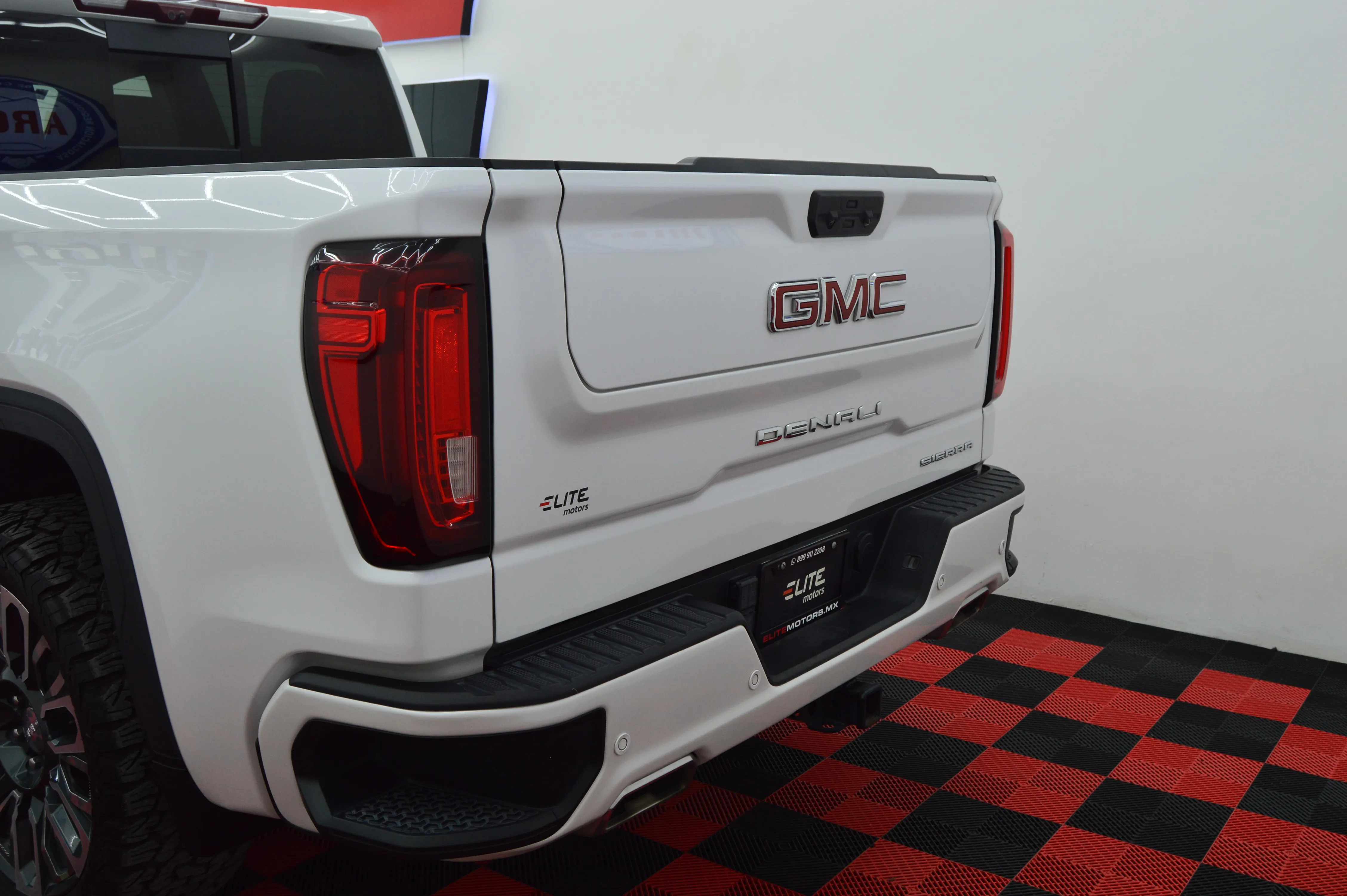 GMC SIERRA DENALI 2024