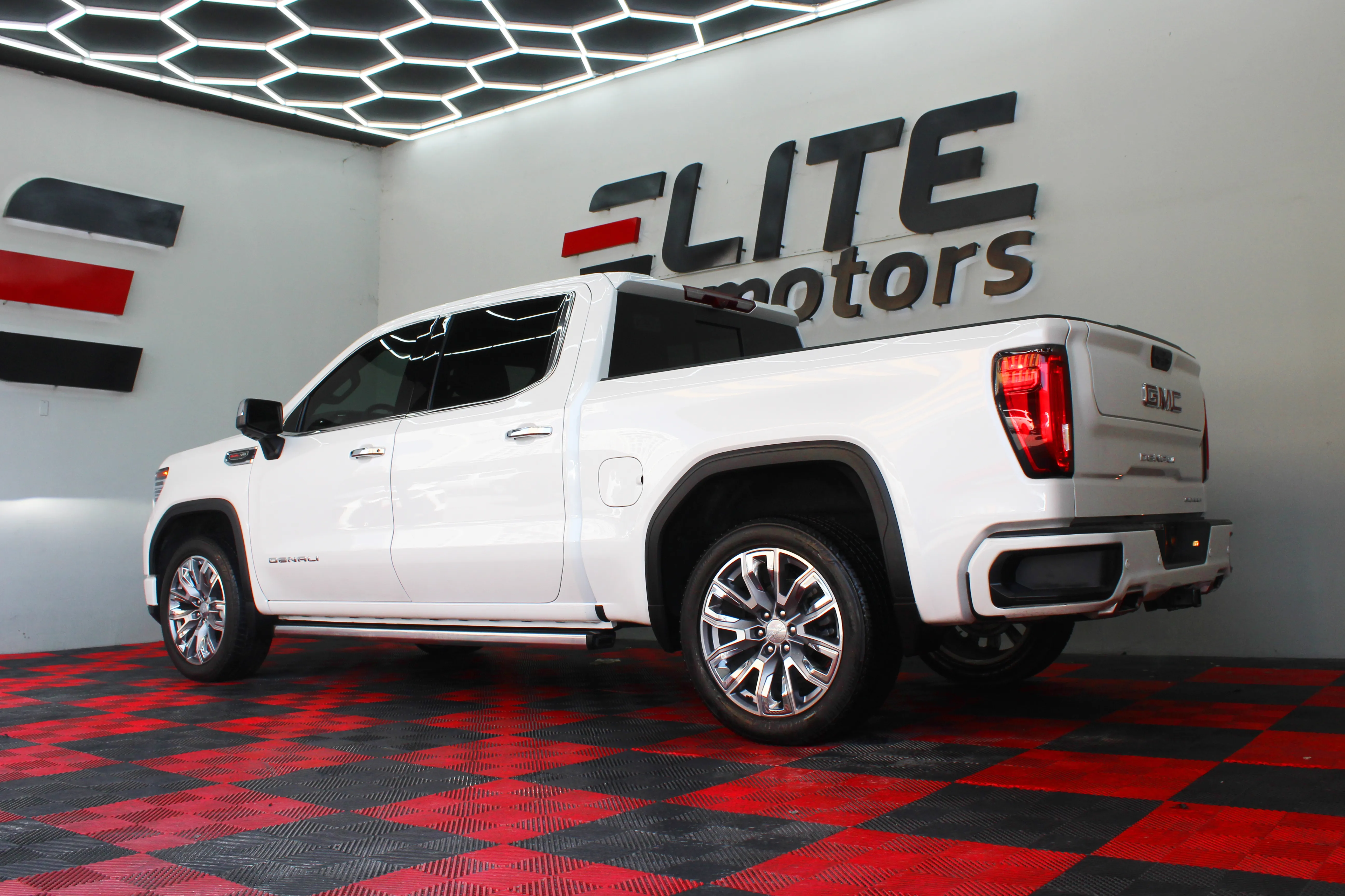 GMC Sierra Denali 2025