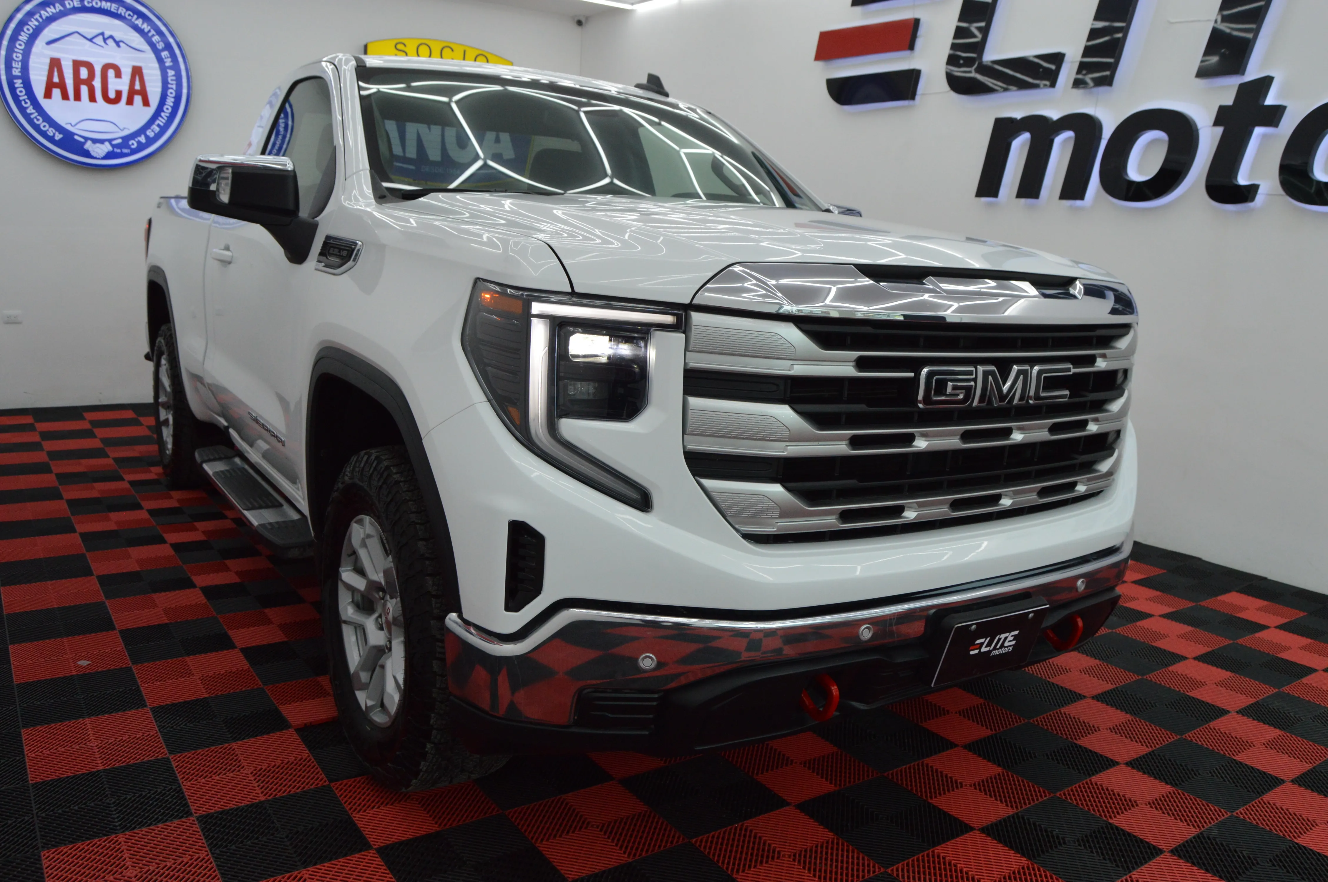 GMC Sierra SLE 2024