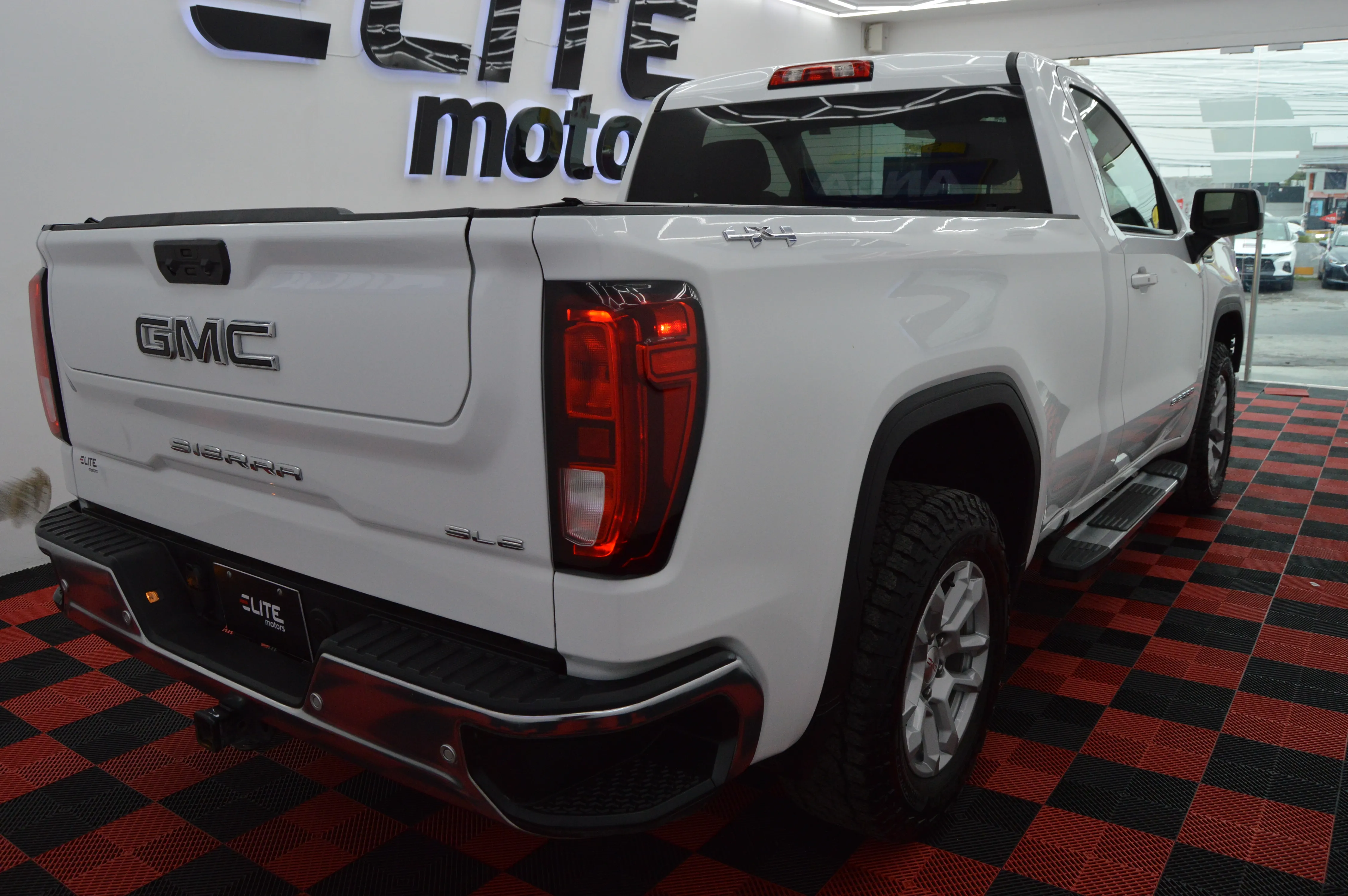 GMC Sierra SLE 2024