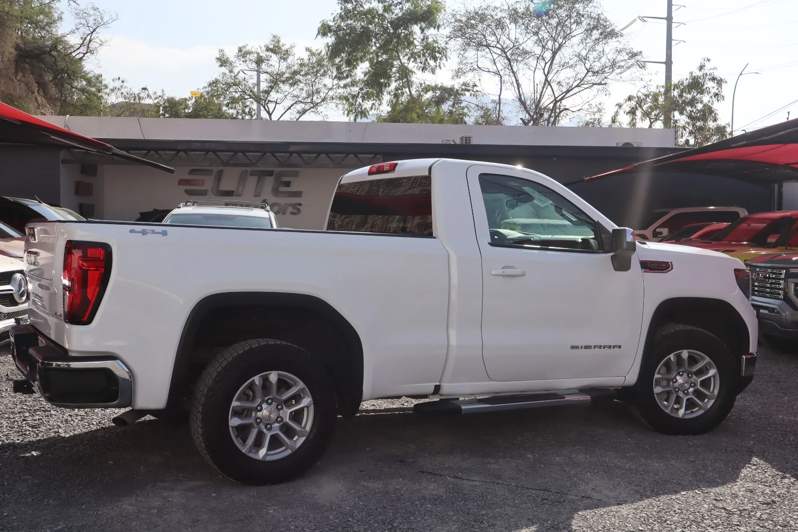 GMC Sierra SLE 2024