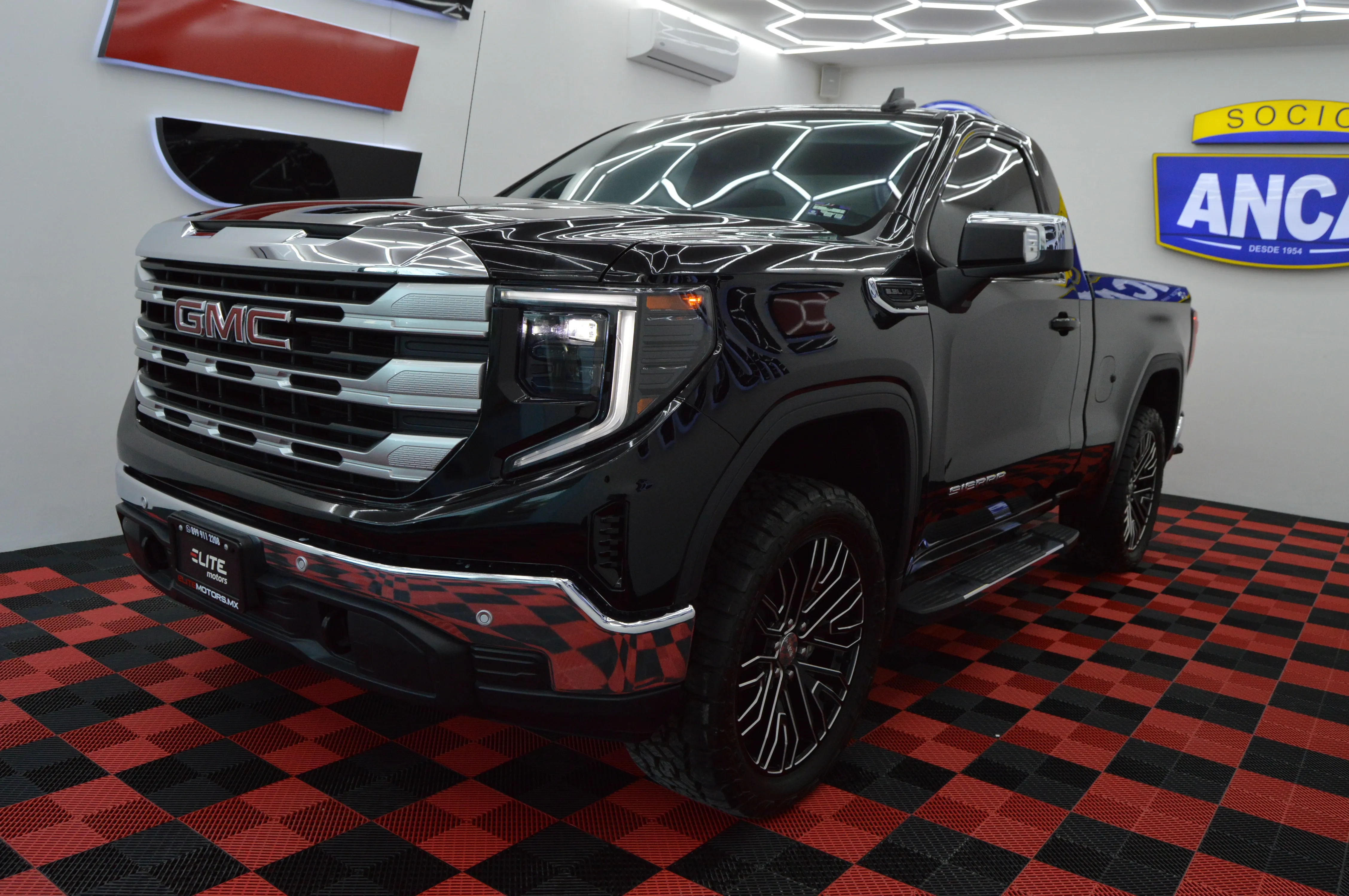GMC Sierra SLE 2025