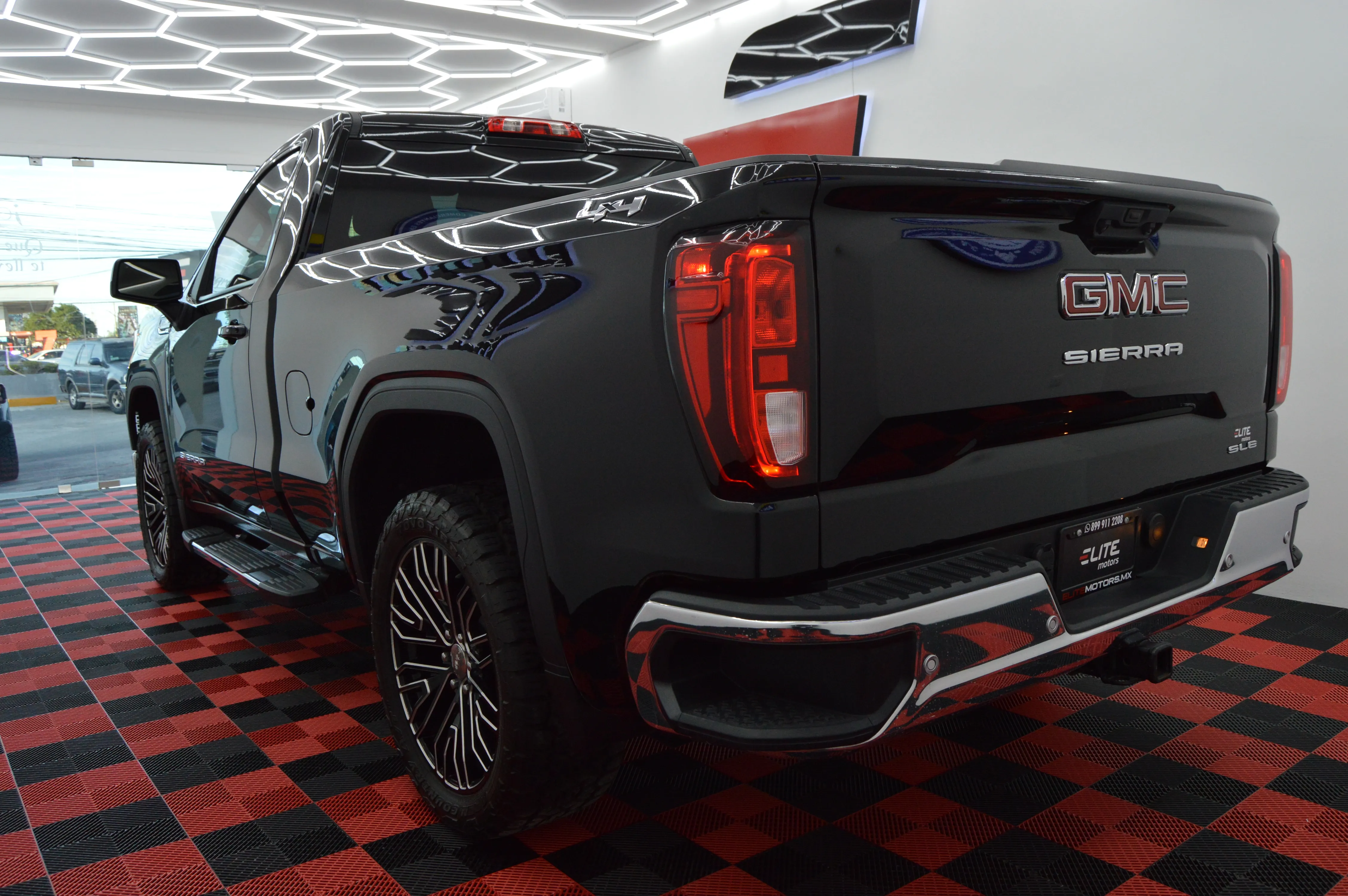 GMC Sierra SLE 2025