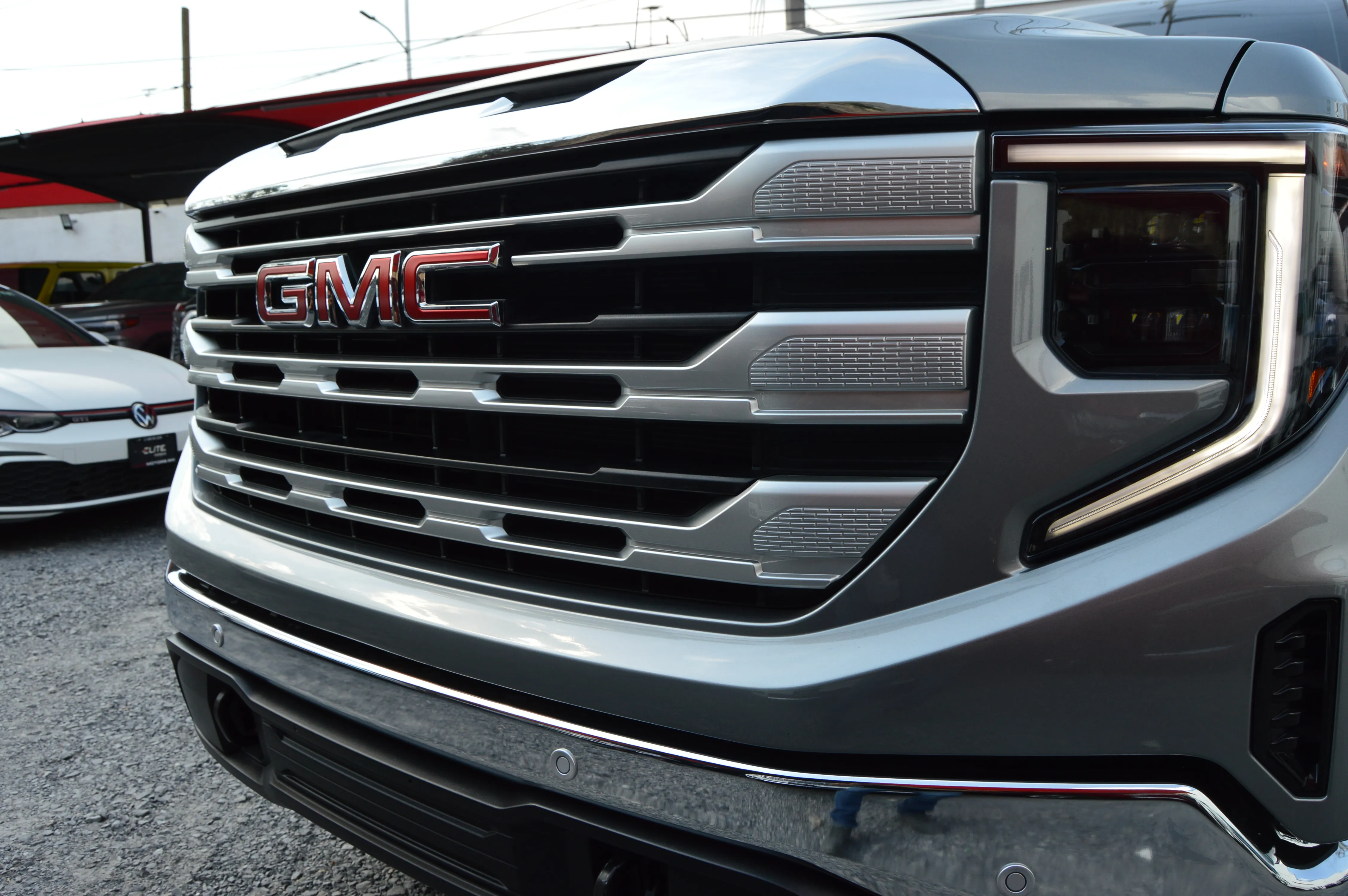 GMC SIERRA SLE 4X4 2026
