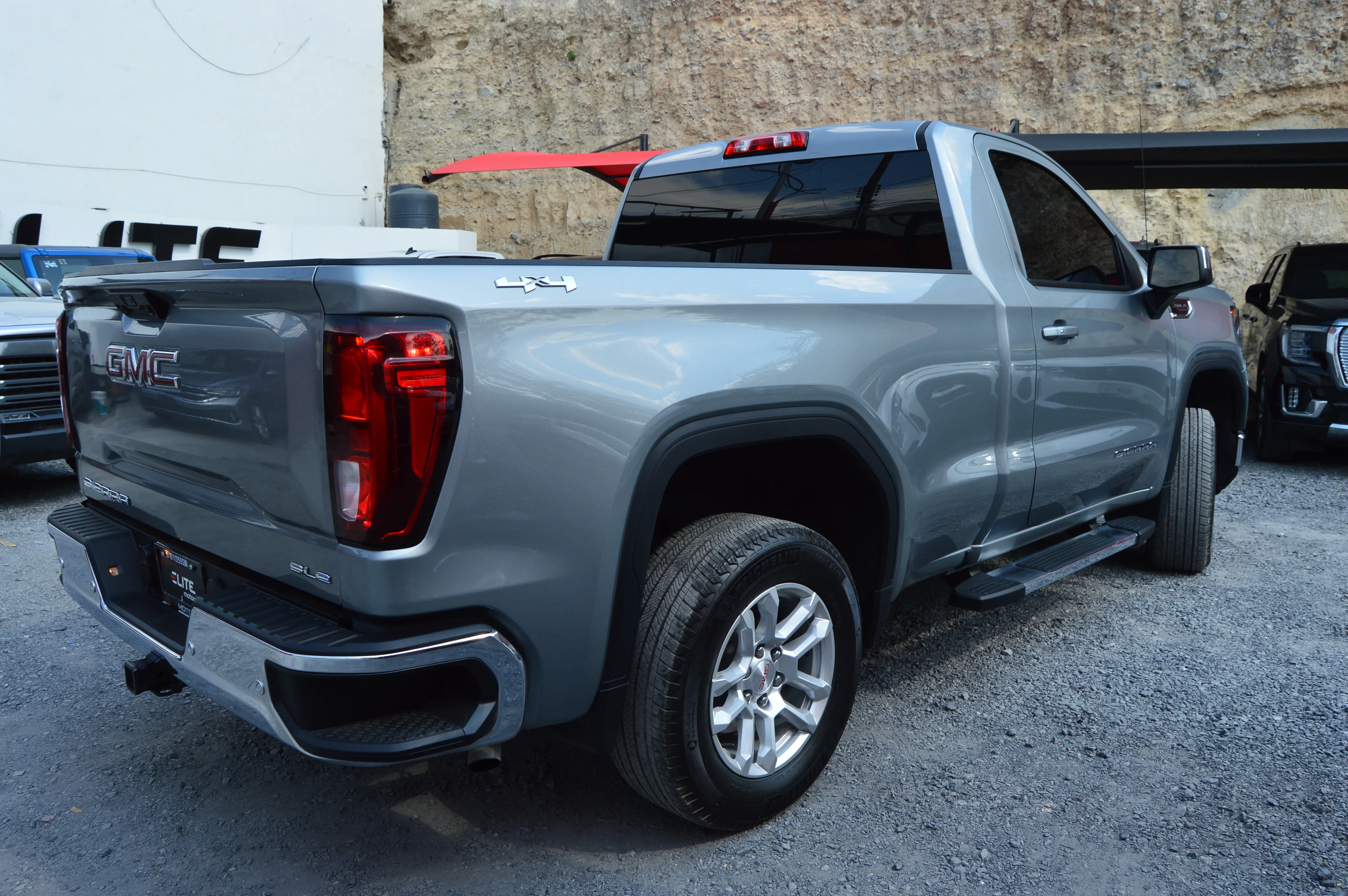 GMC SIERRA SLE 4X4 2026