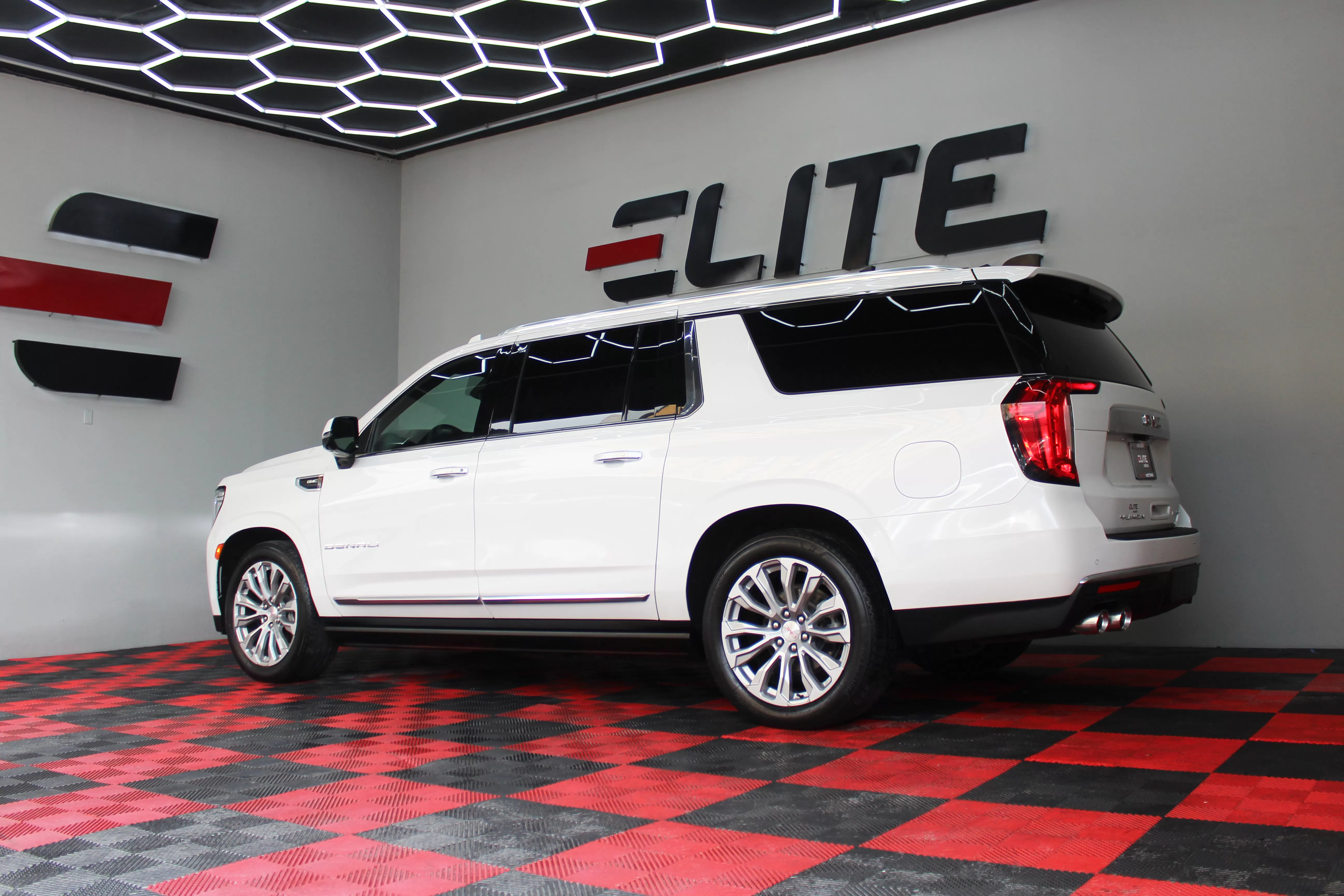GMC Yukon XL Denali 2024