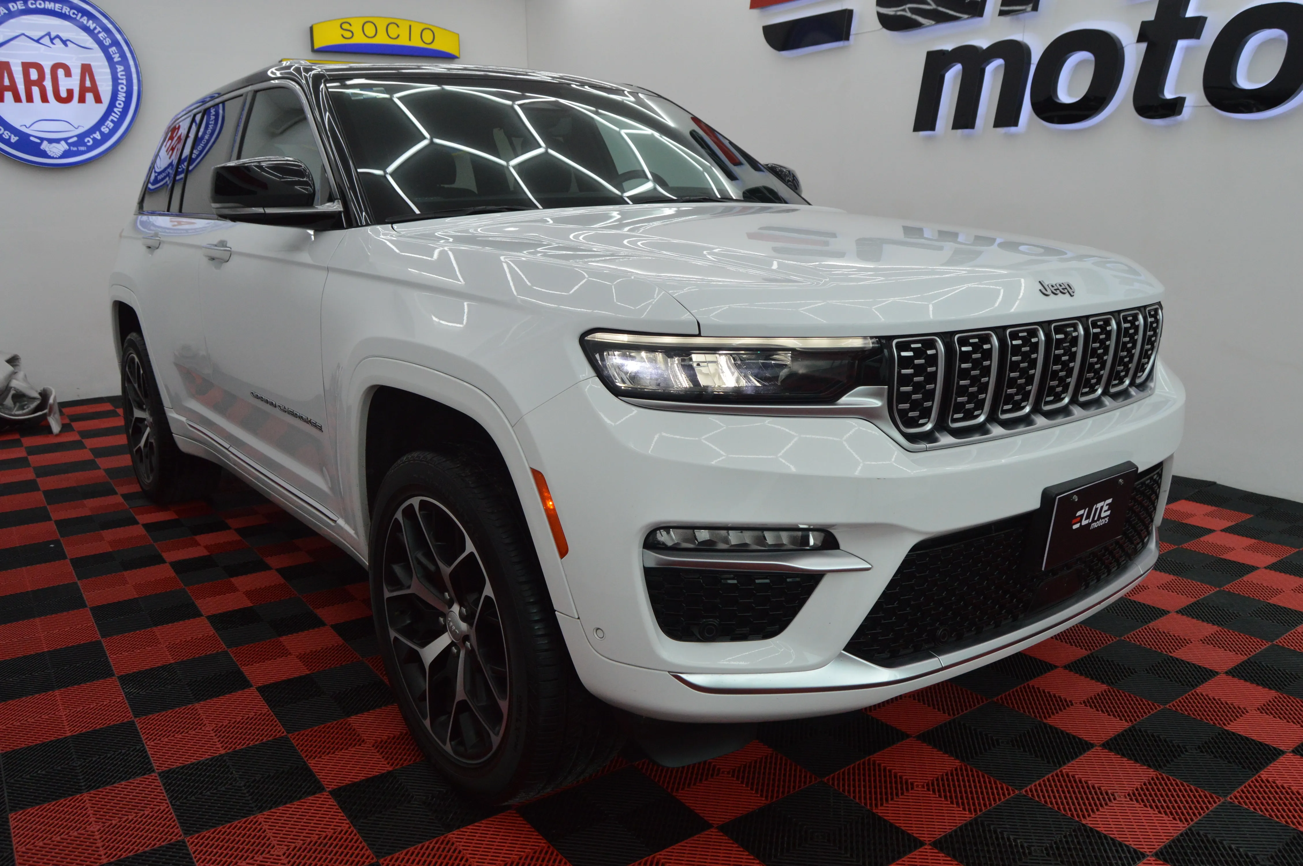 Jeep Grand Cherokee Summit Reserve 2024