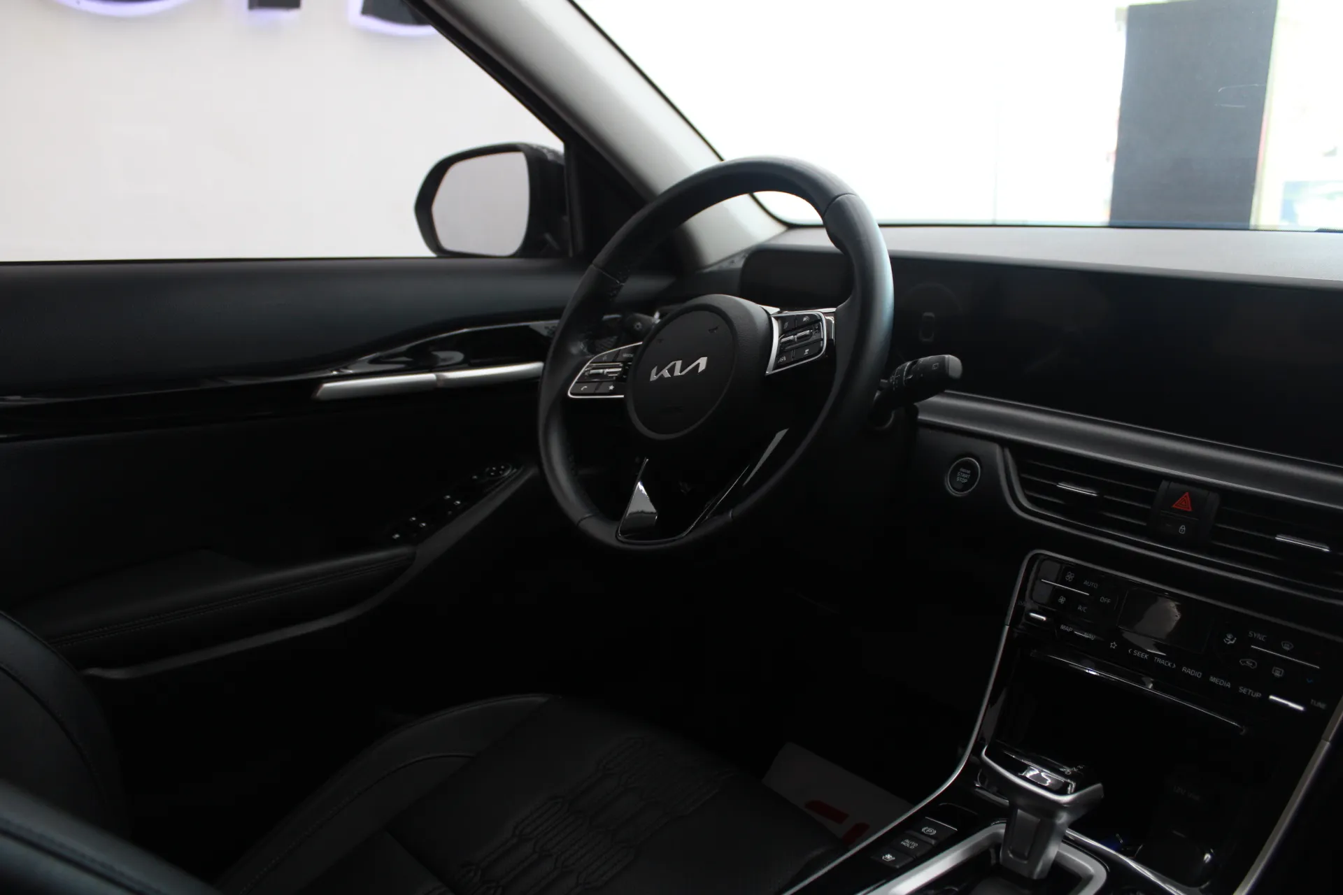 KIA SELTOS 1.4L TURBO SXL DCT 2024