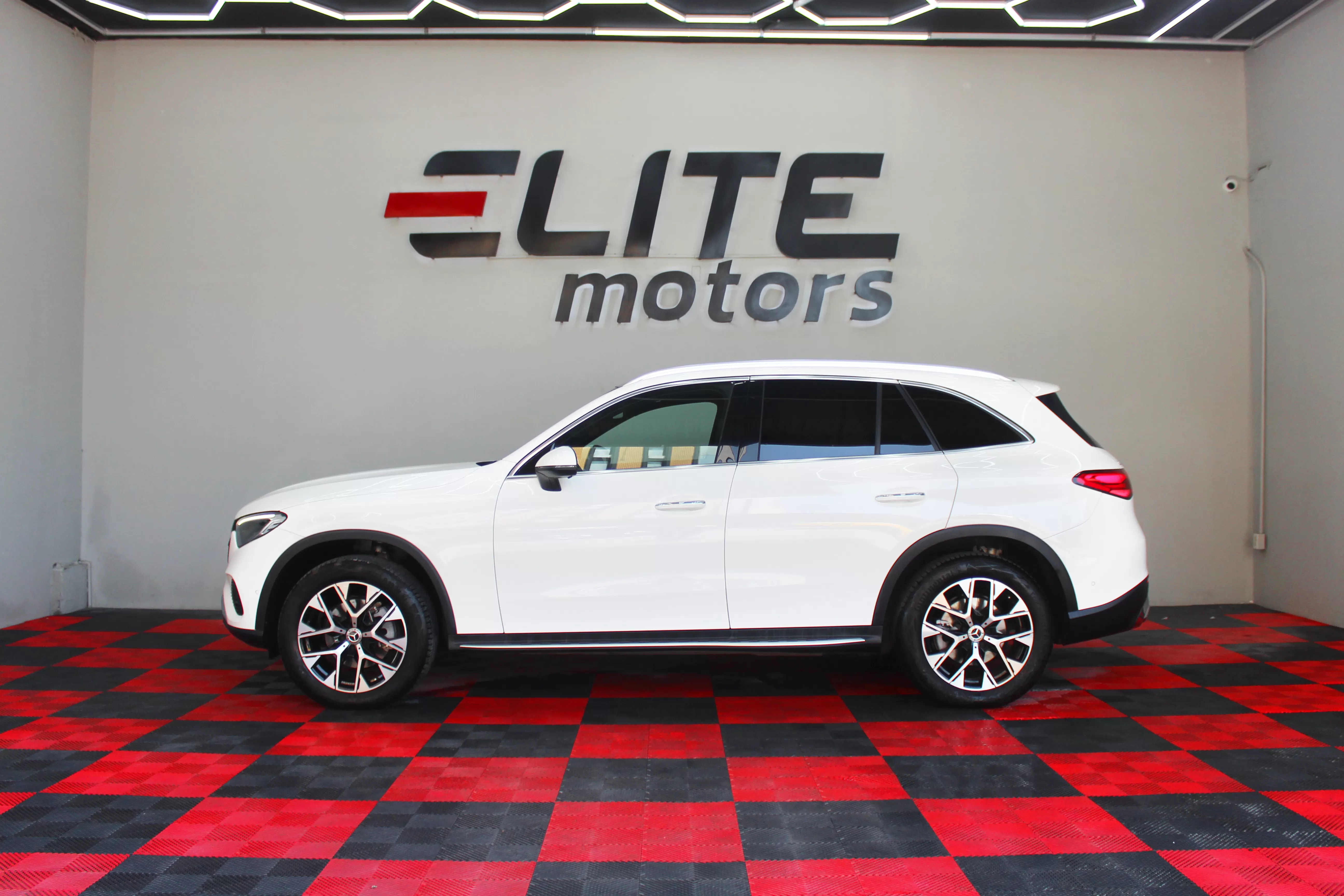 Mercedes Benz GLC 300 2023