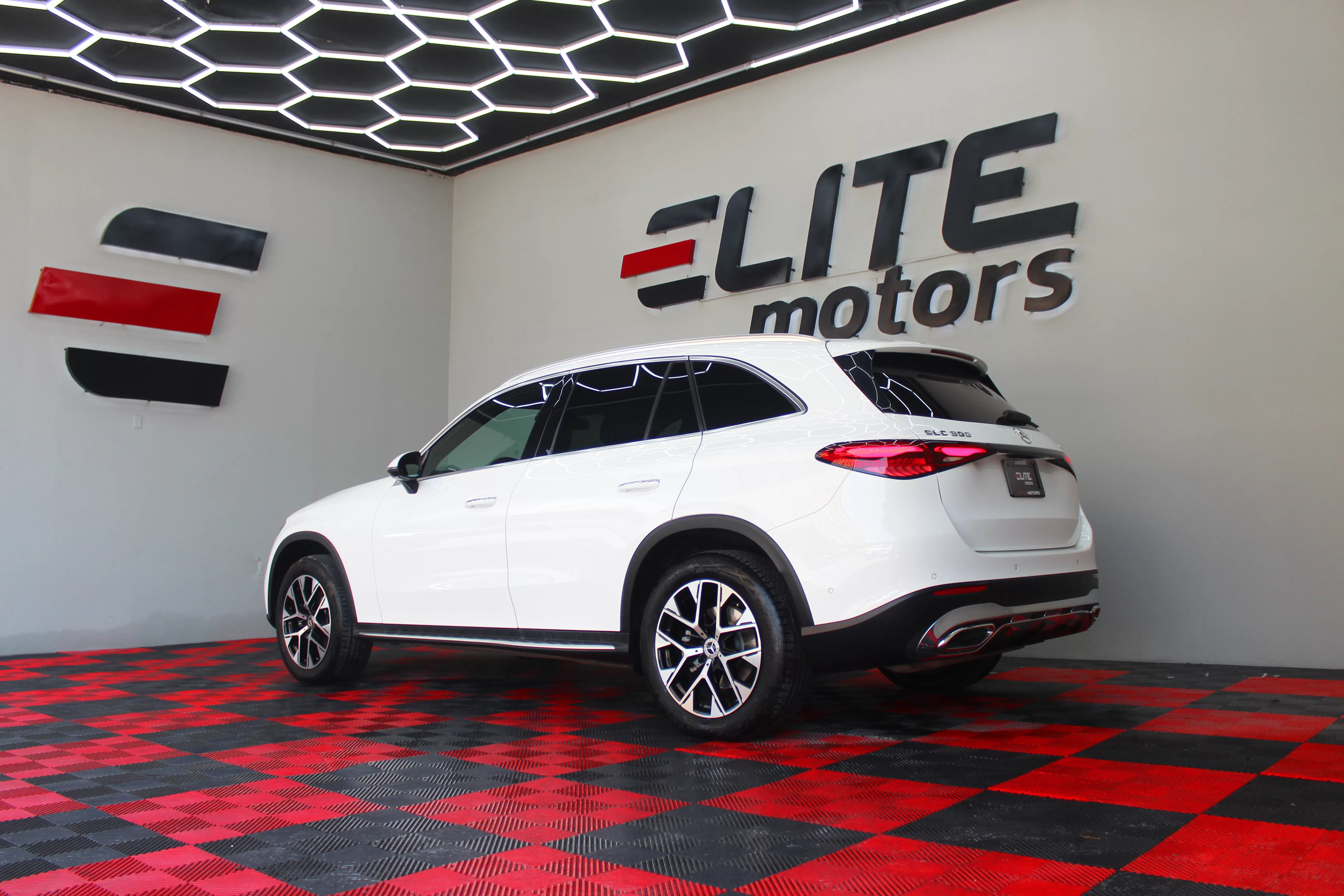 Mercedes Benz GLC 300 2023