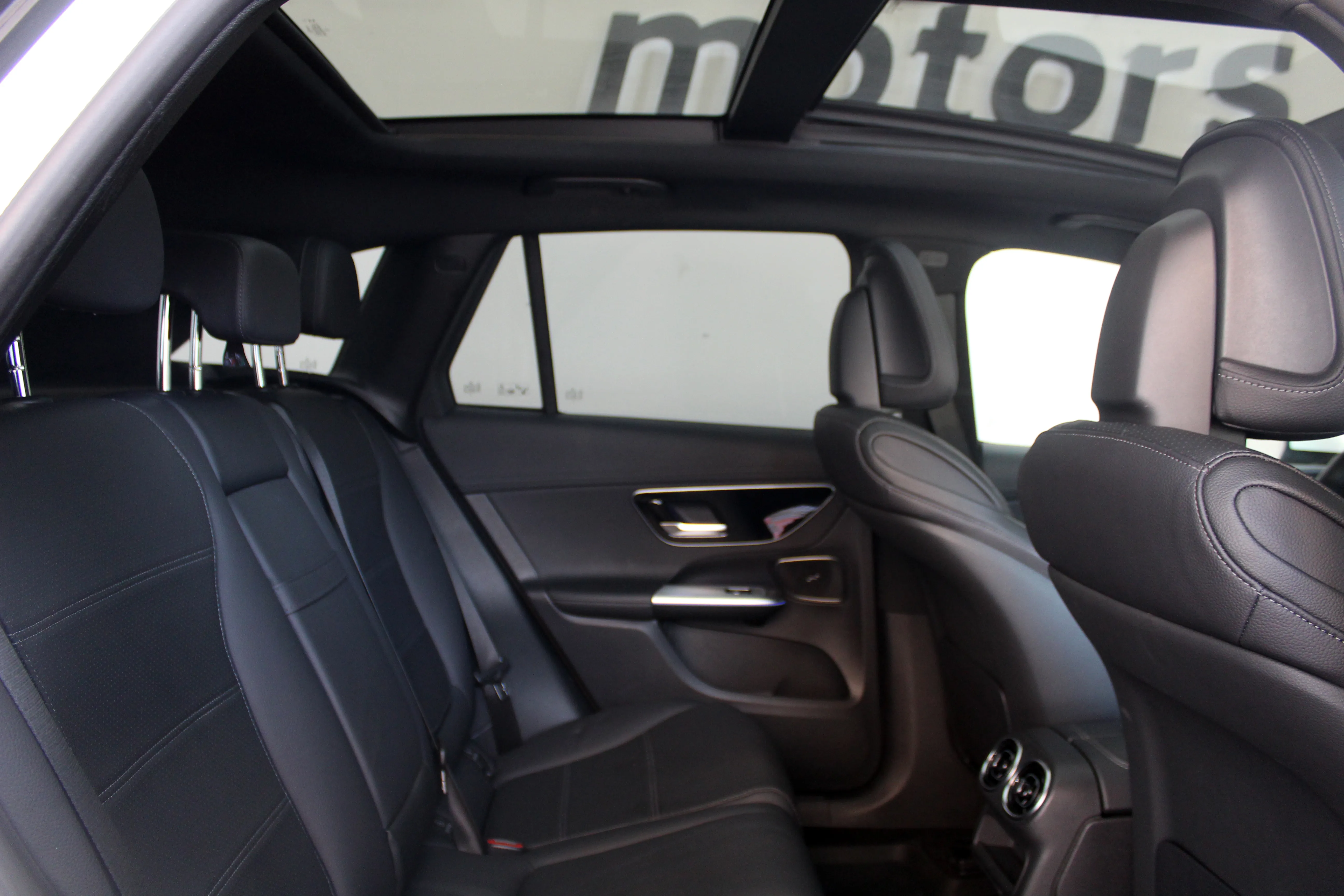 Mercedes Benz GLC 300 2023