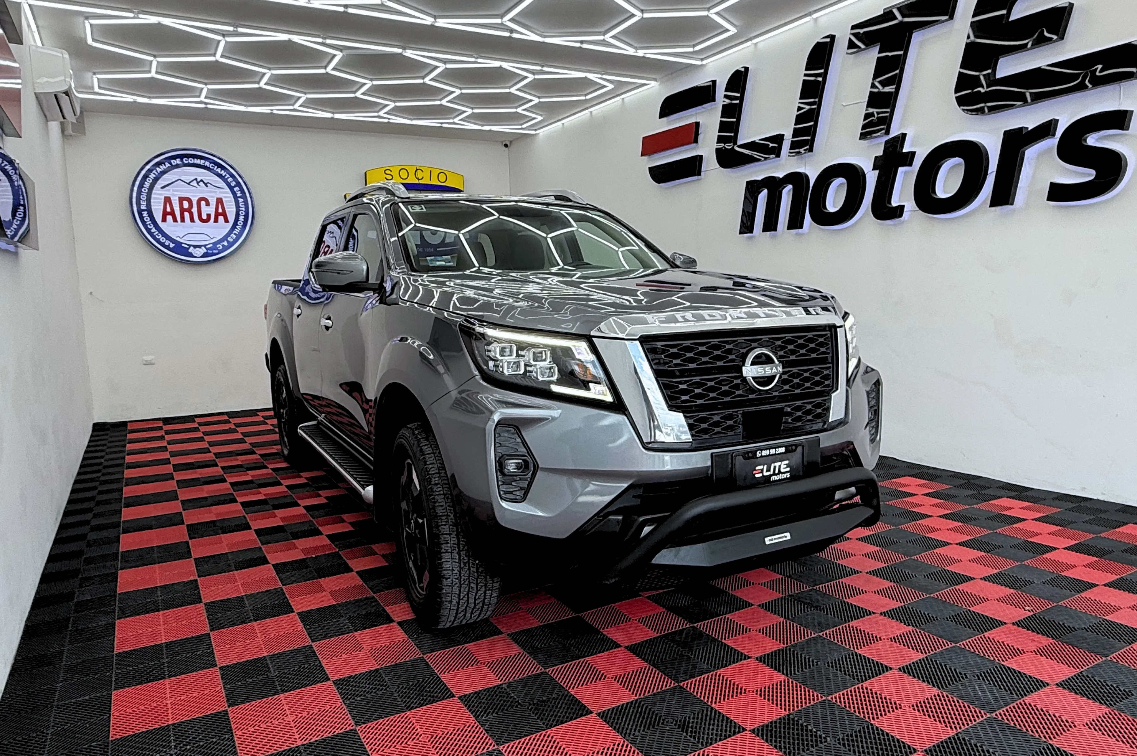 Nissan FRONTIER PLATINUM LE 2023