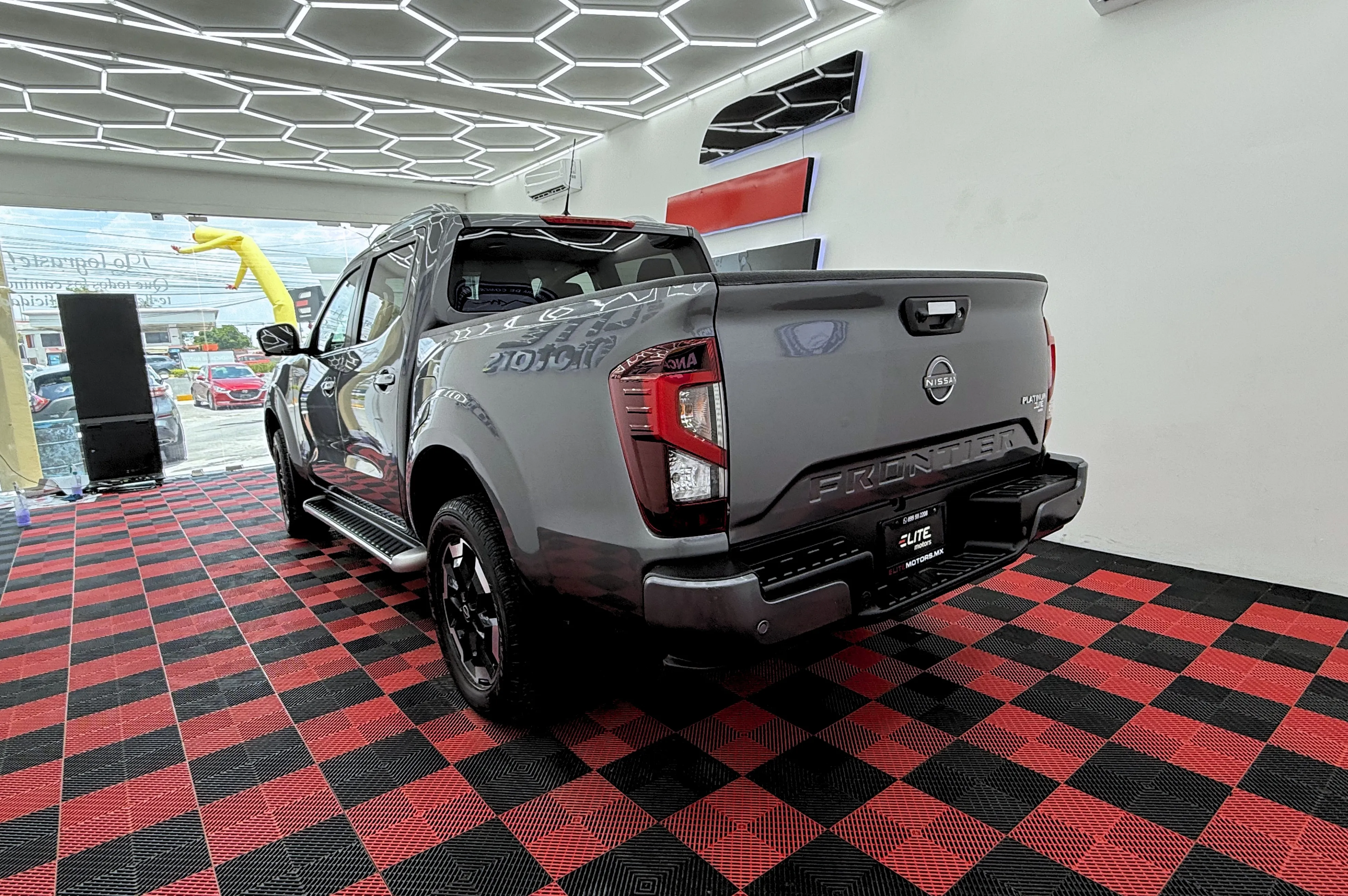 Nissan FRONTIER PLATINUM LE 2023