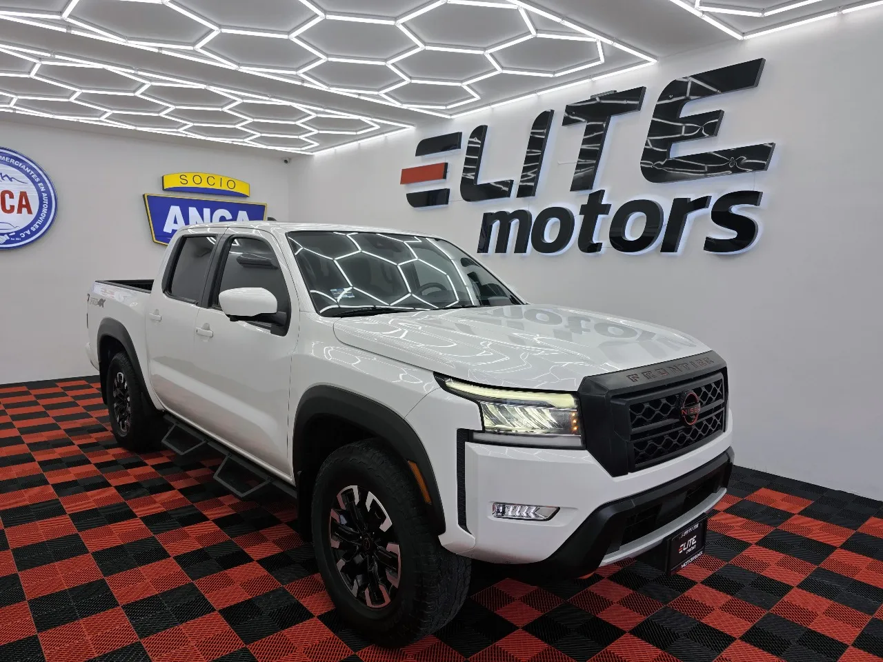 Nissan Frontier Pro-4X 2023