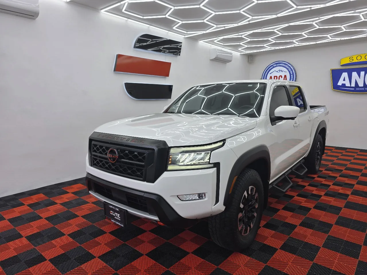 Nissan Frontier Pro-4X 2023