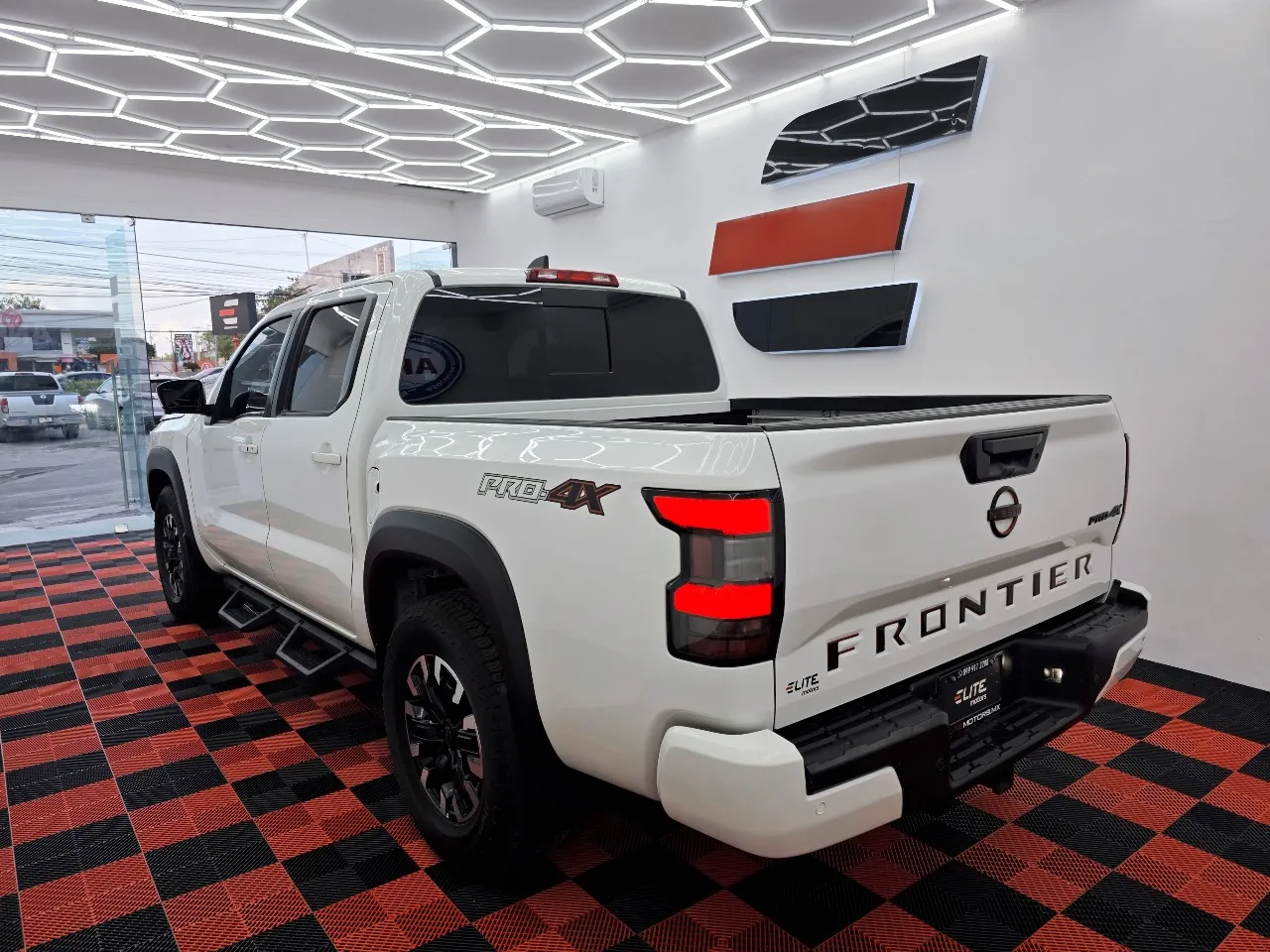 Nissan Frontier Pro-4X 2023