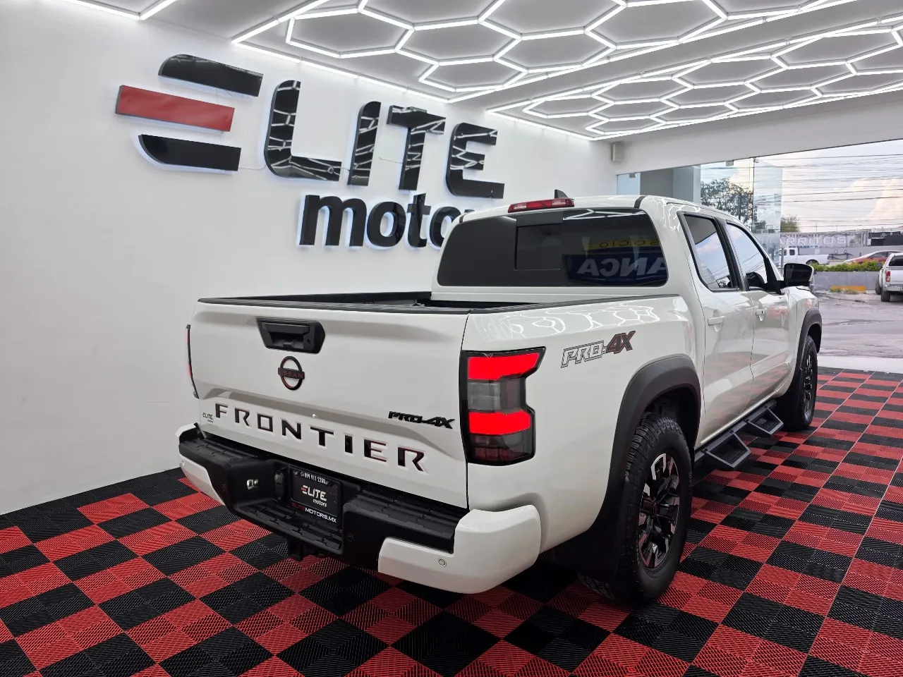 Nissan Frontier Pro-4X 2023