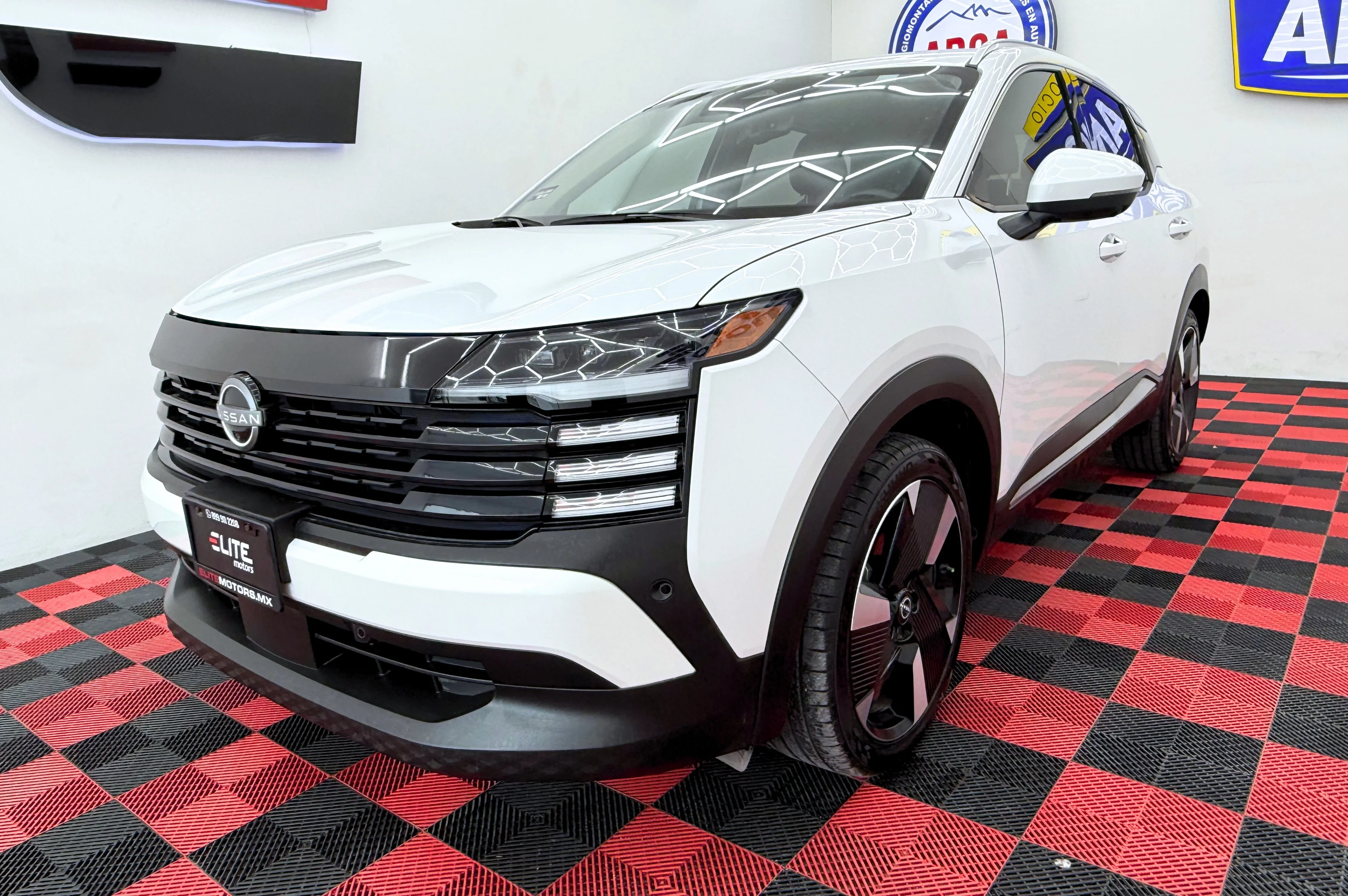 Nissan KICKS EXCLUSIVE 2025