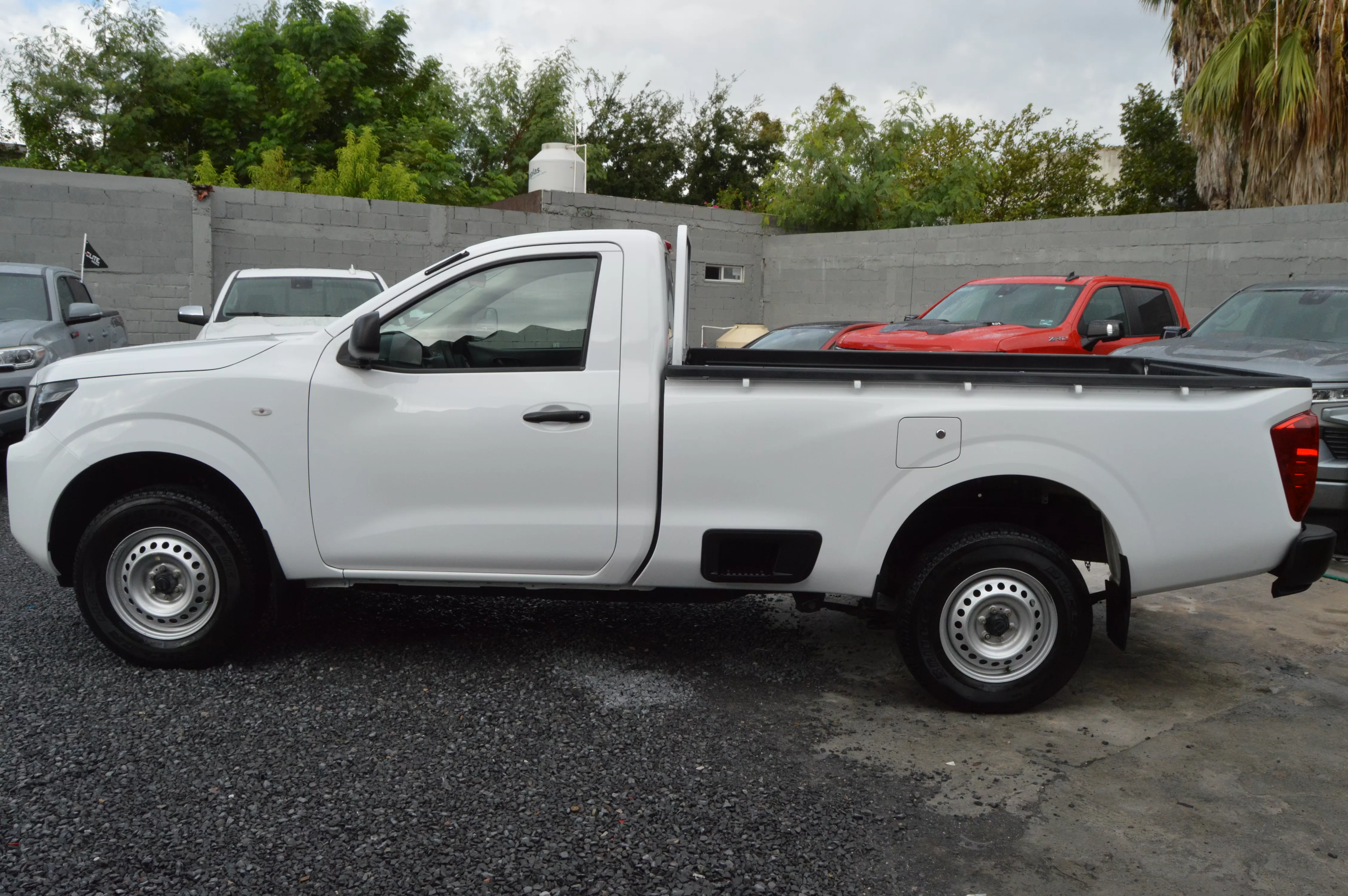 Nissan NP 300 2024