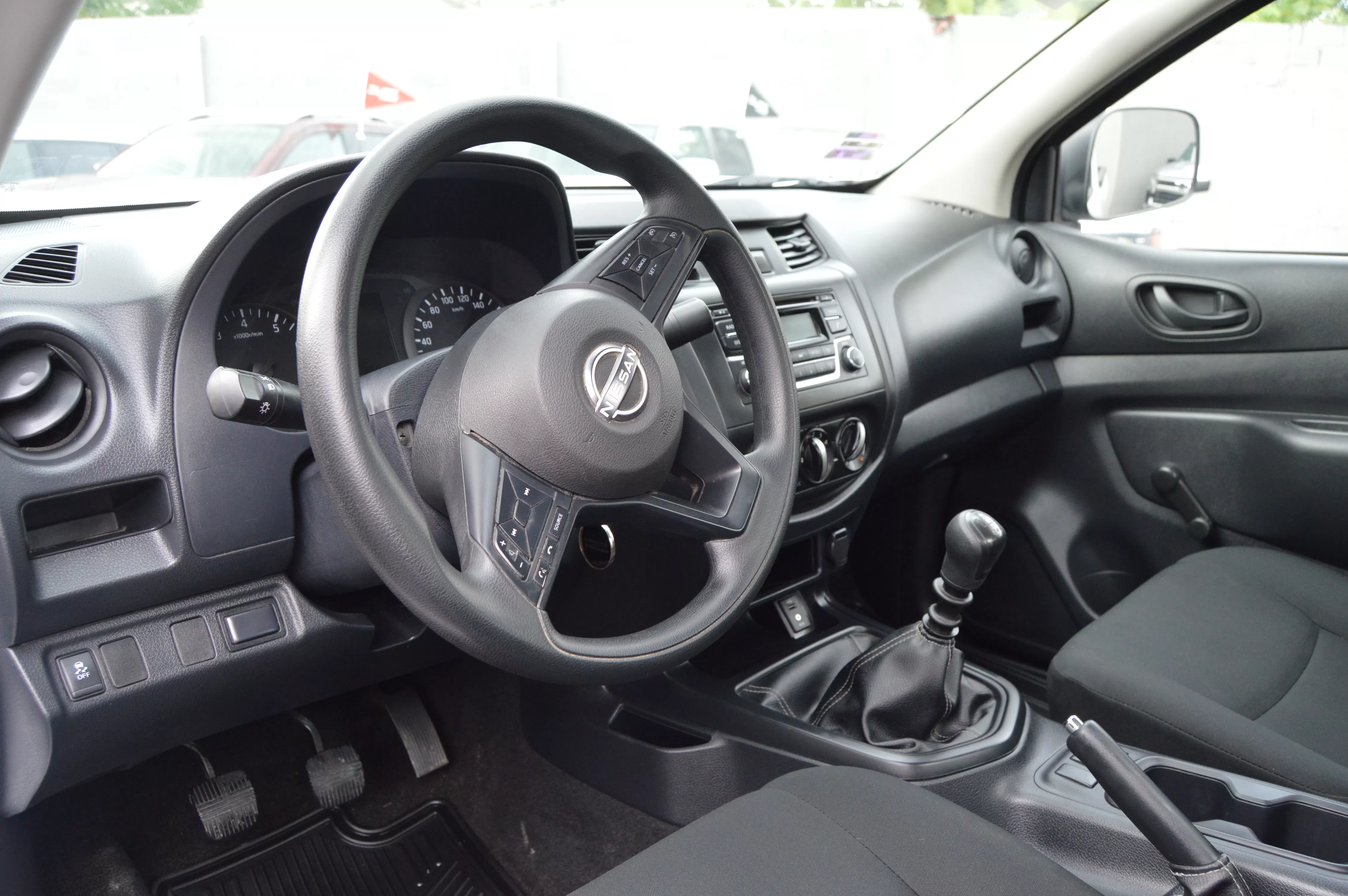 Nissan NP 300 2024