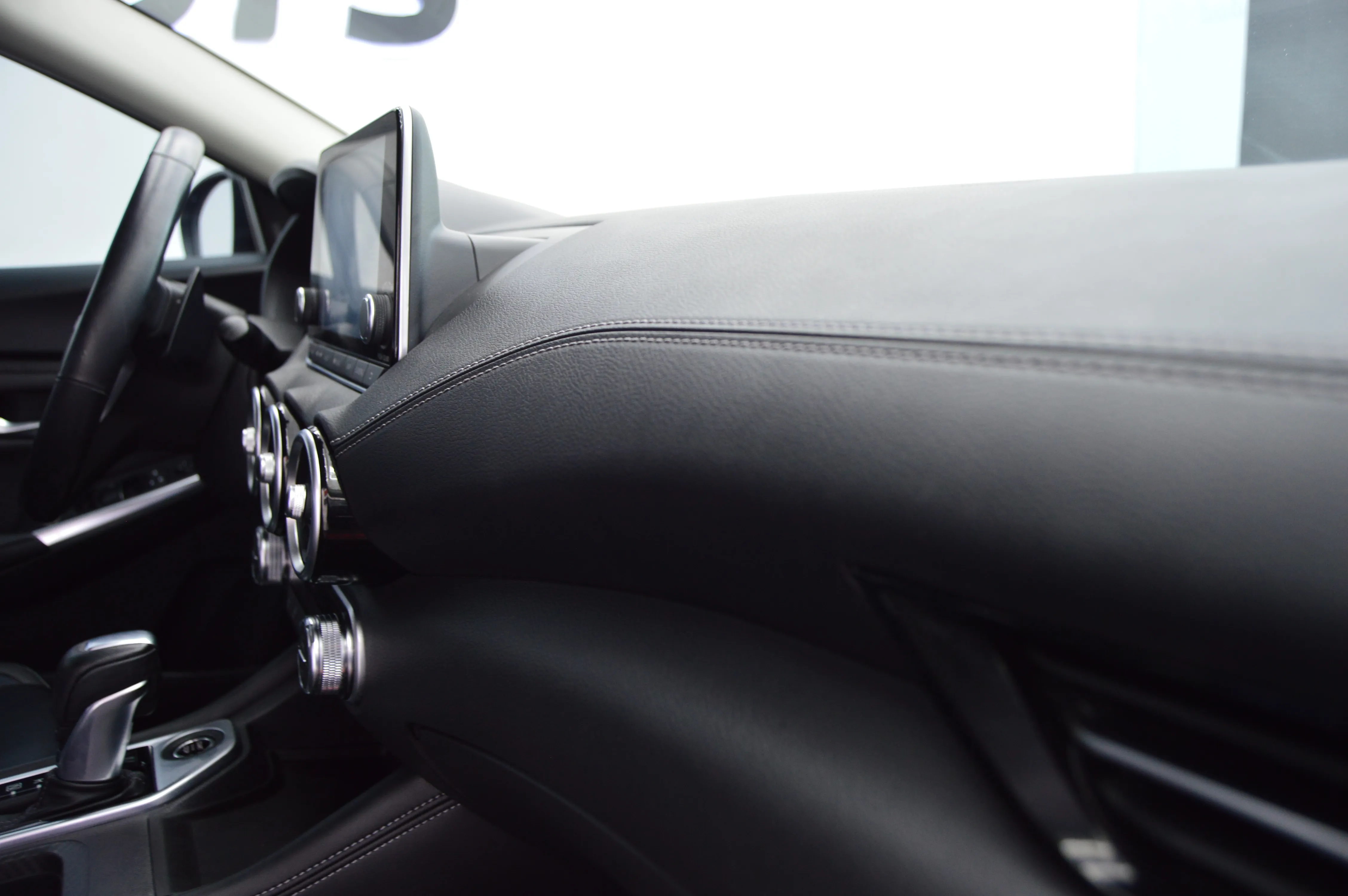 Nissan SENTRA SR PLATINUM CVT 2023