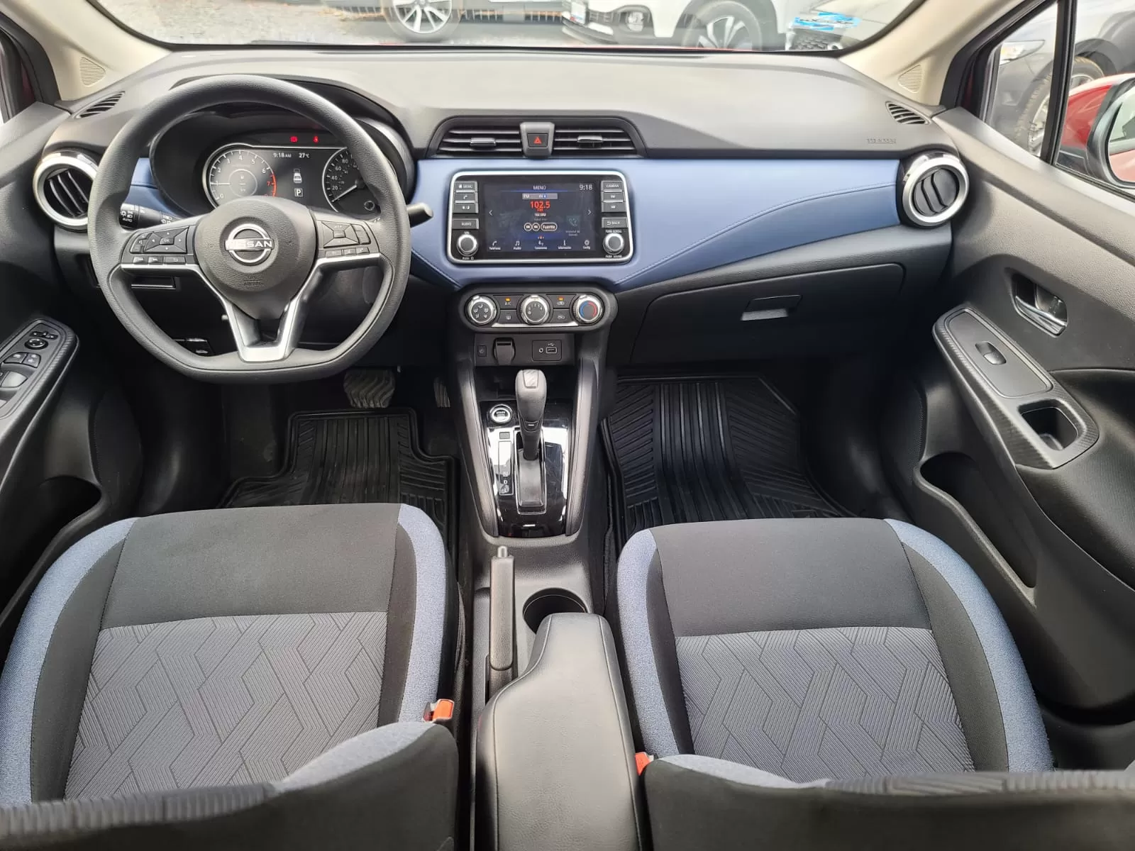 Nissan Versa Advance 2023