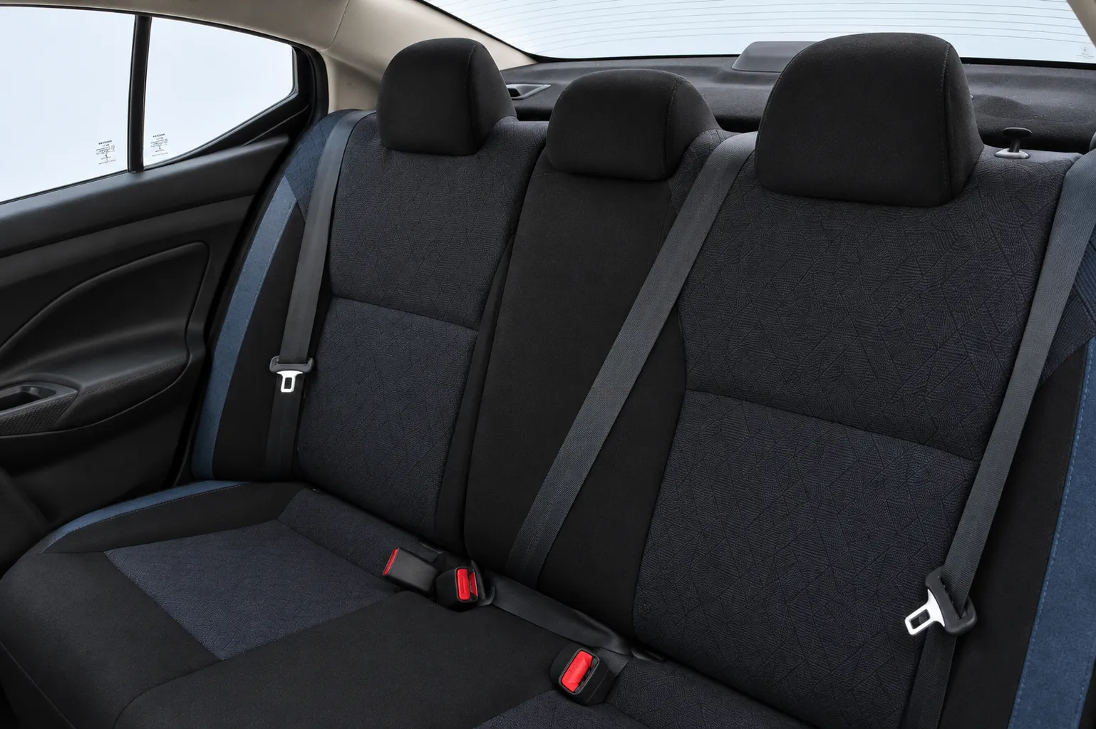 Nissan VERSA ADVANCE CVT 2023