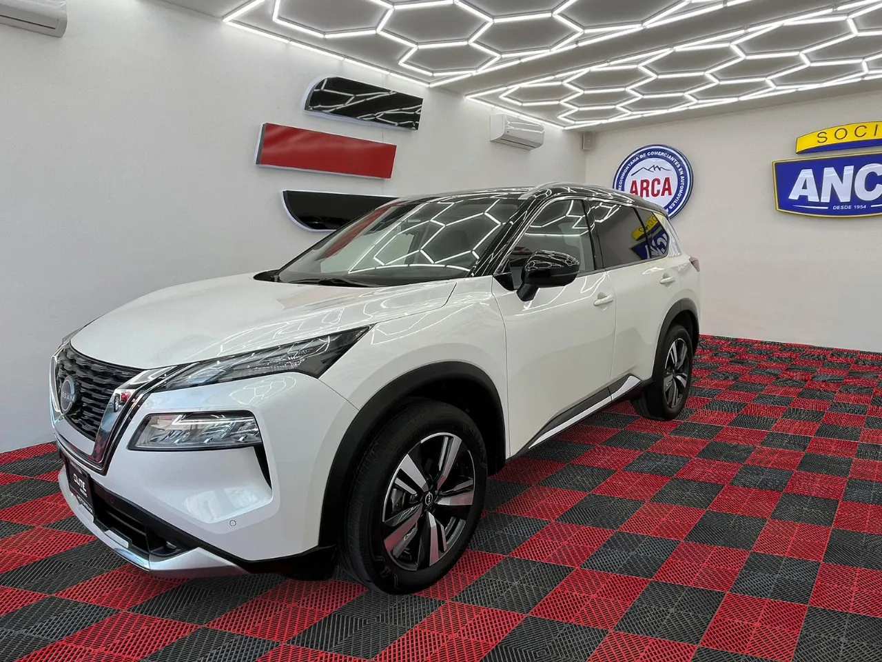 Nissan xtrail Platinum Plus 2024