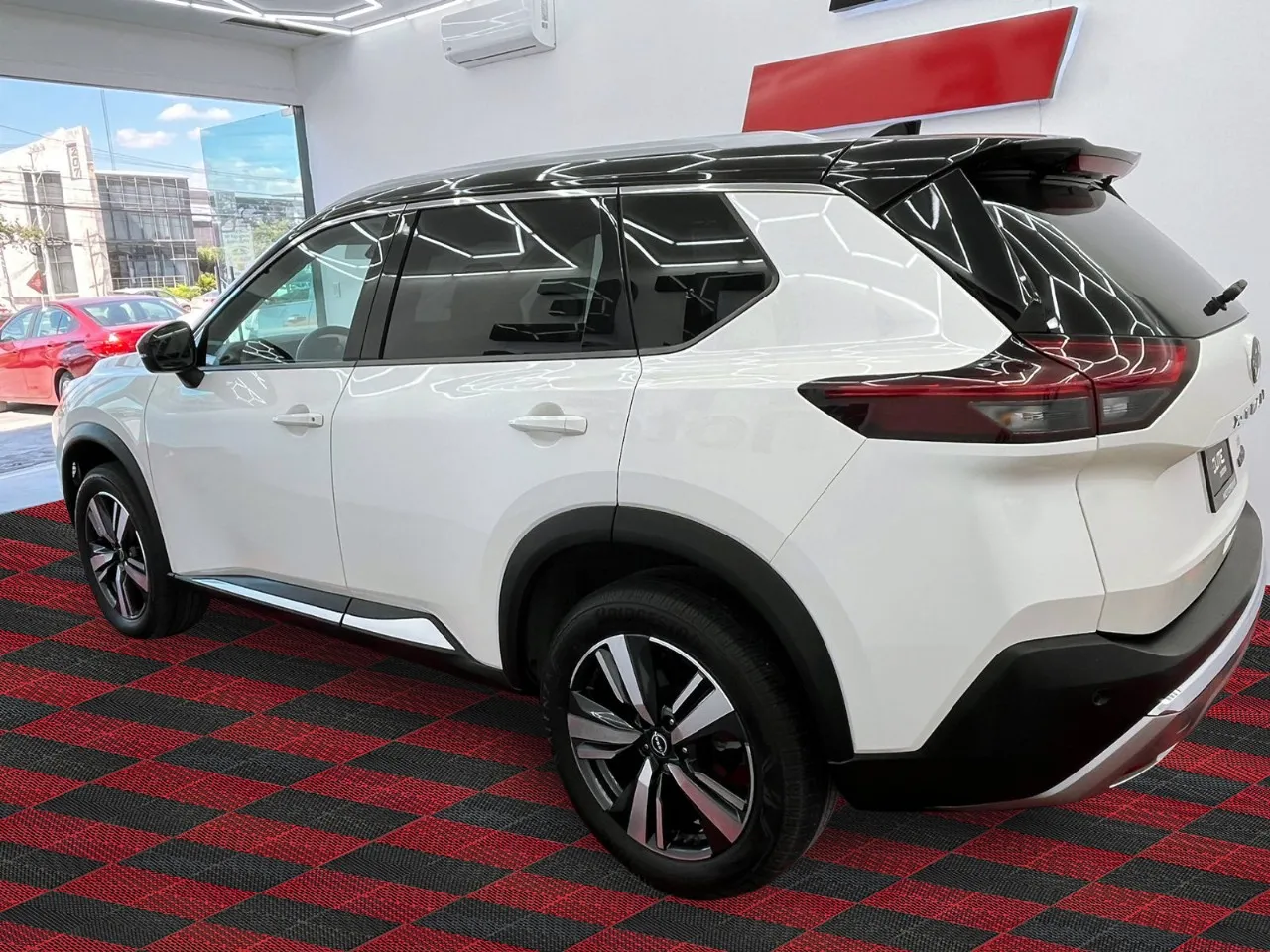 Nissan xtrail Platinum Plus 2024