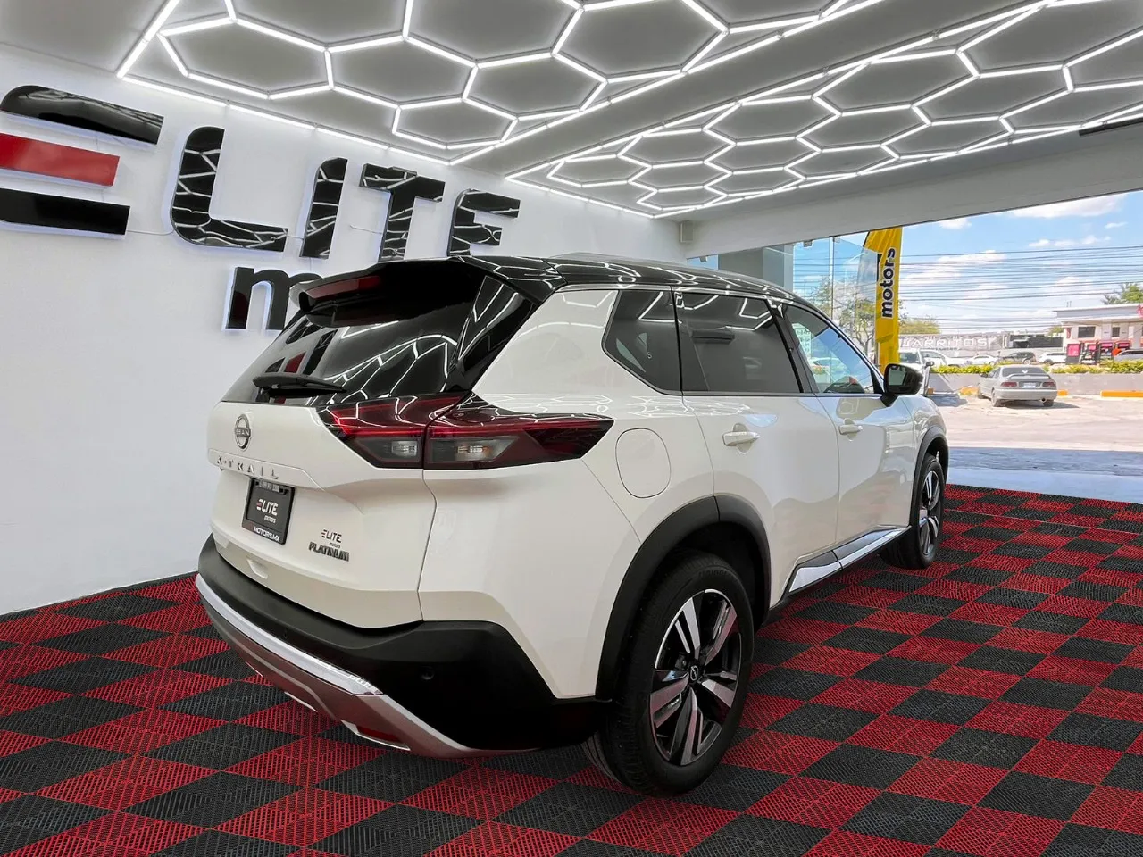 Nissan xtrail Platinum Plus 2024