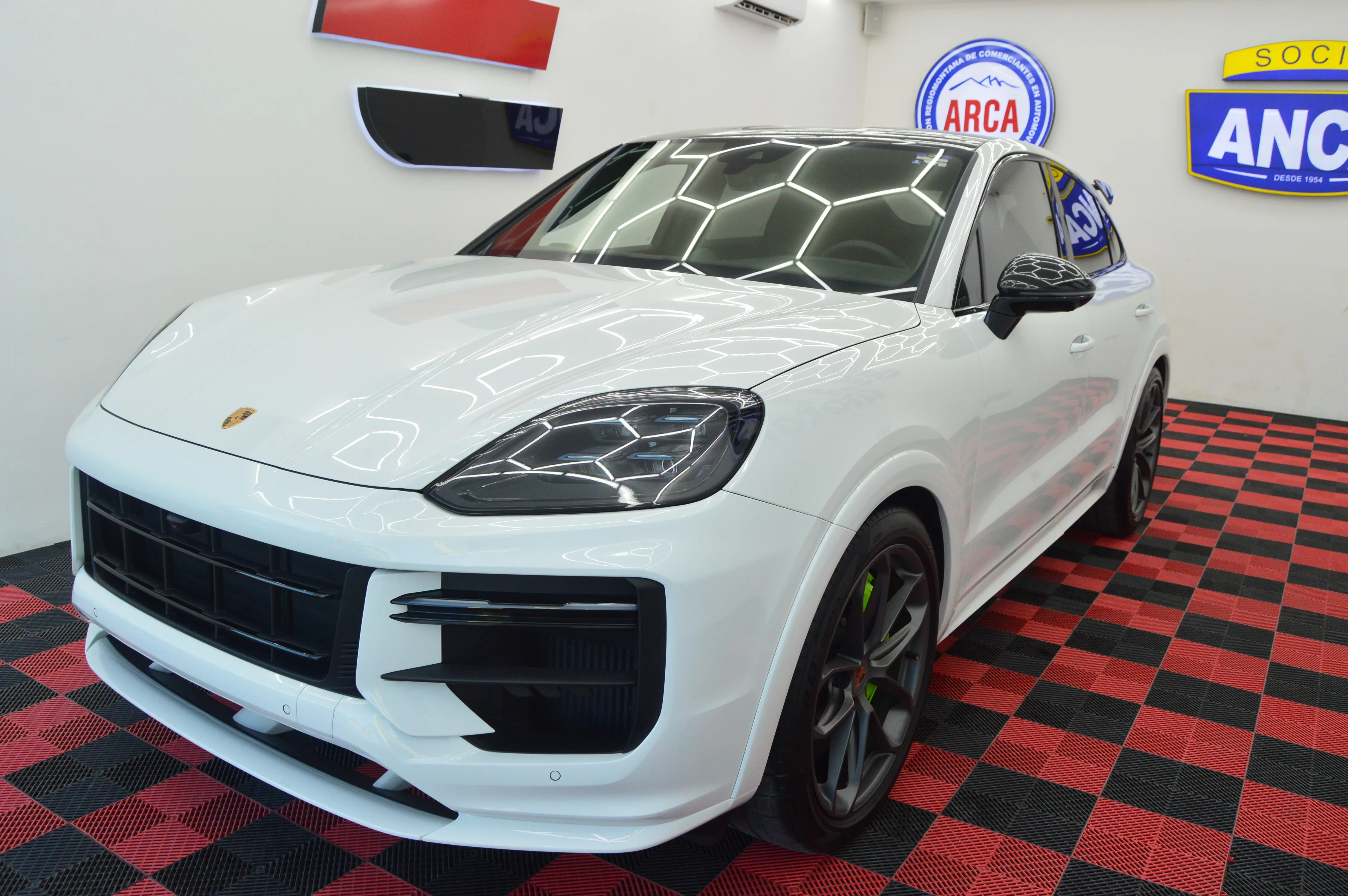 Porsche CAYENNE GT TURBO 2025