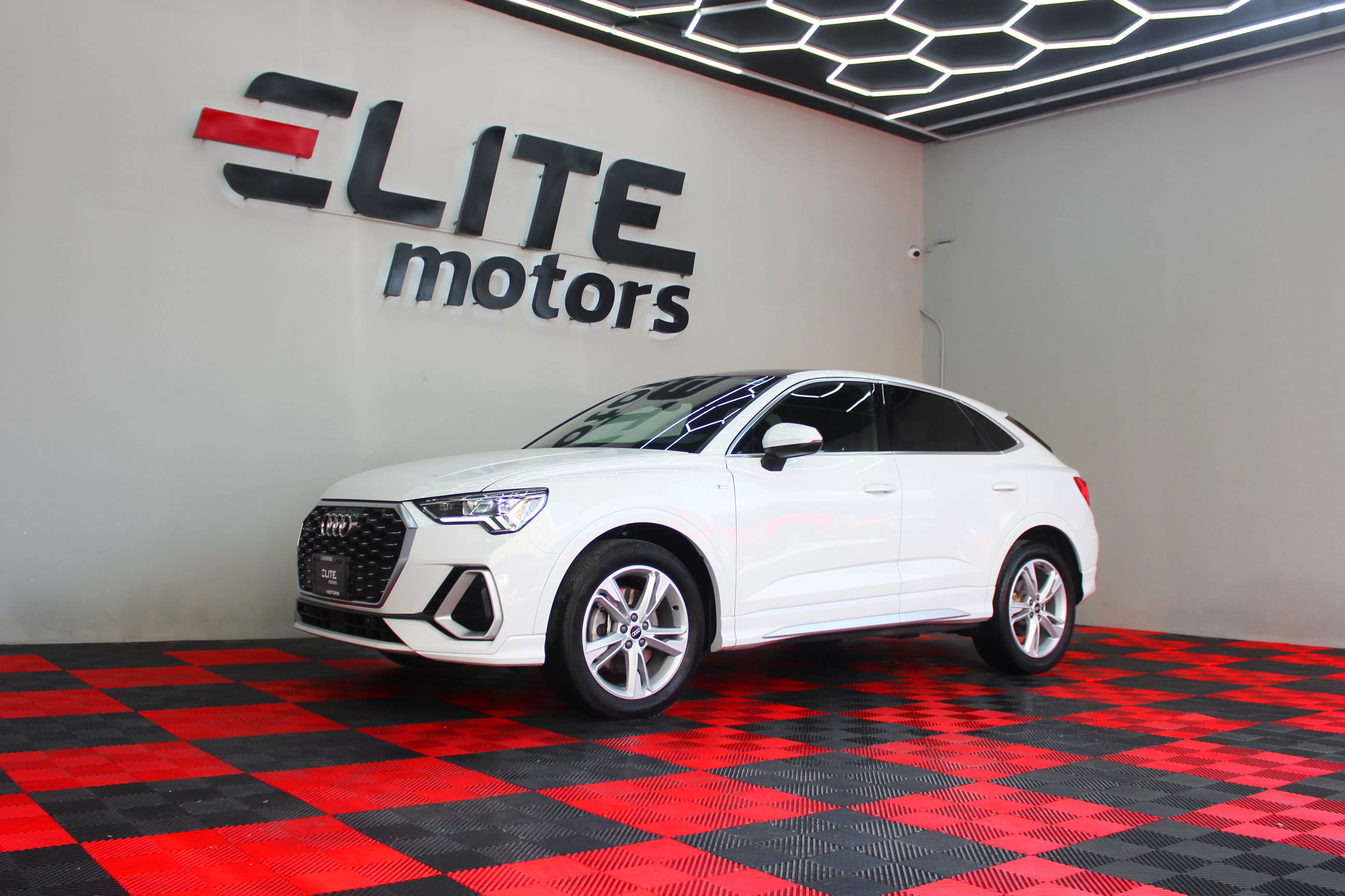 Q3 Sportback S-Line