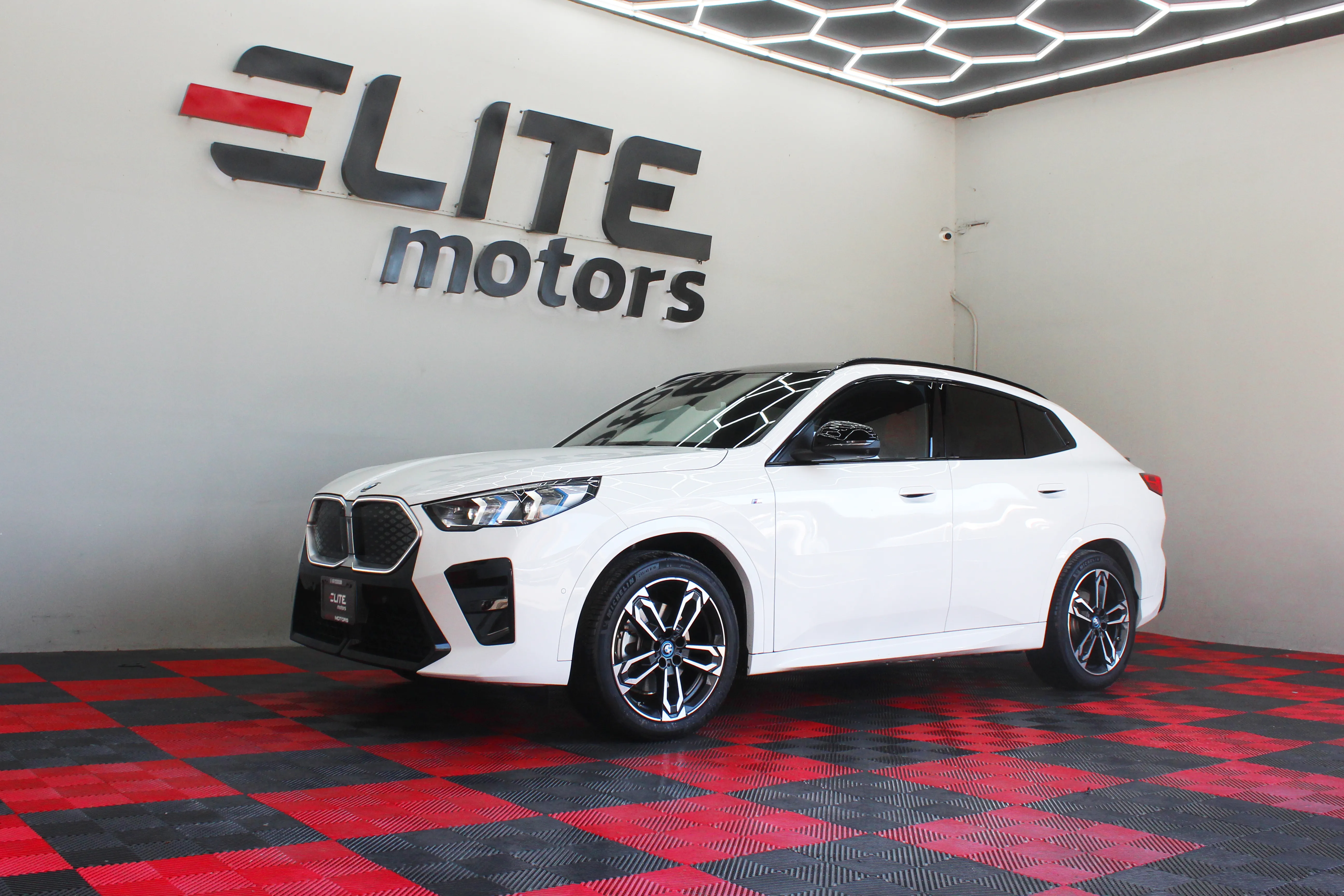iX2 xDrive 30