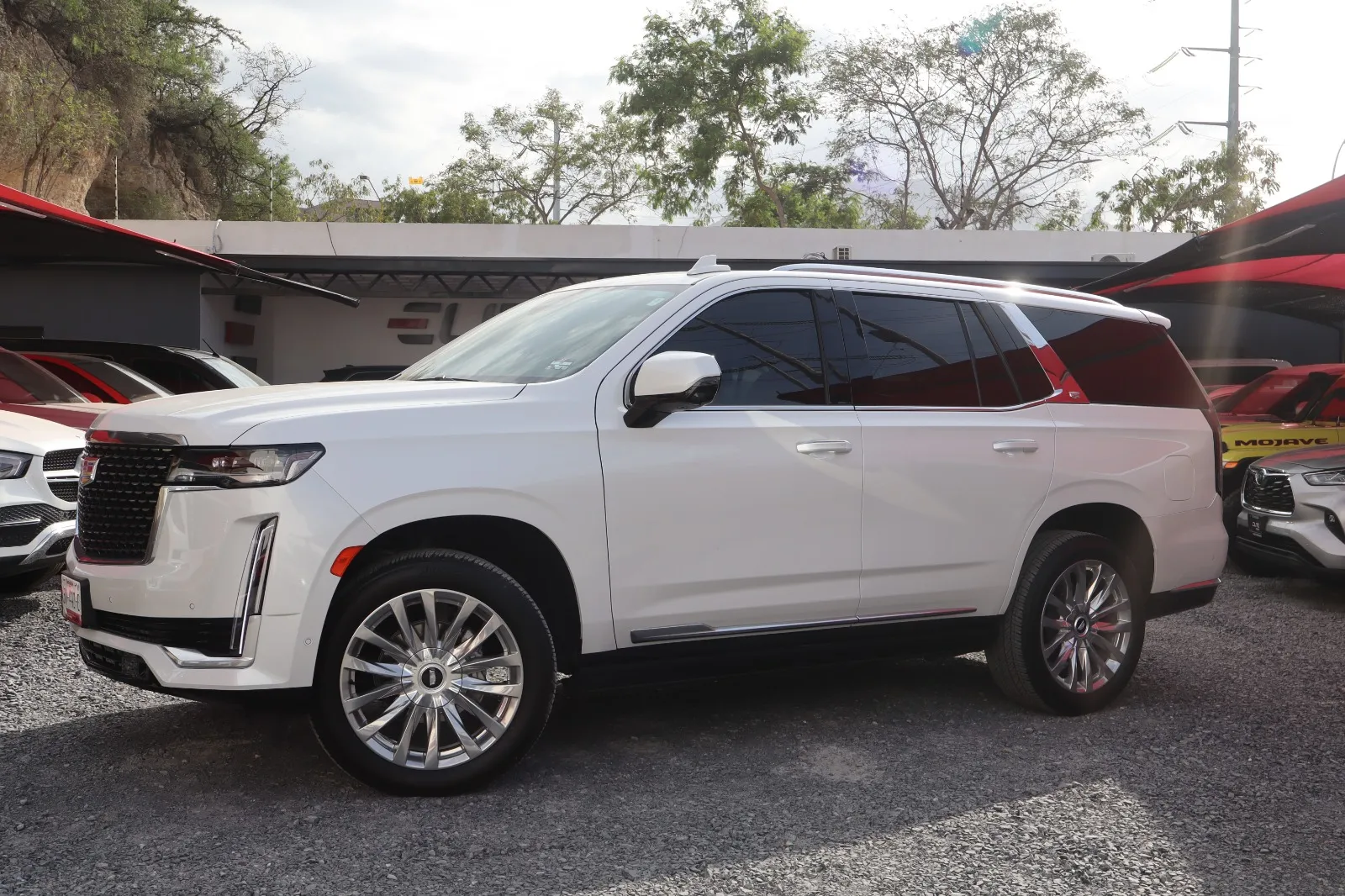 ESCALADE PREMIUM LUXURY