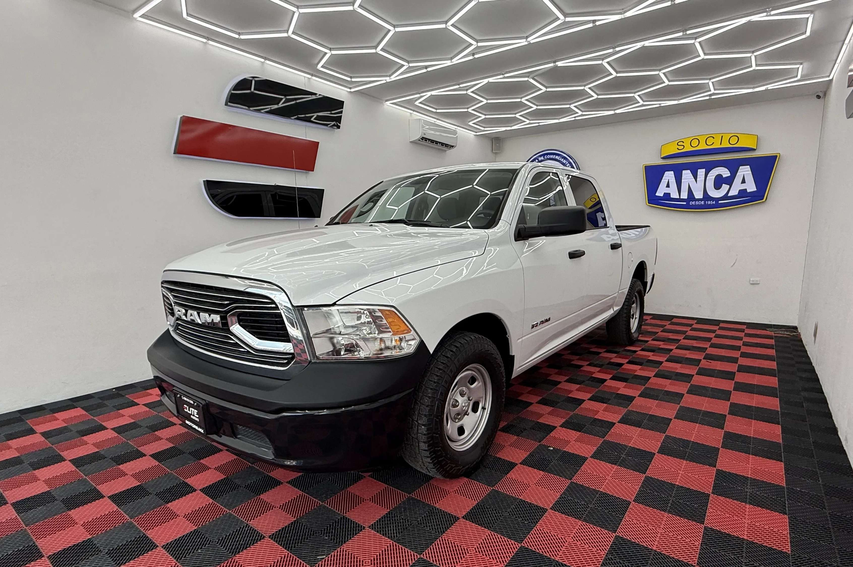 1500 SLT CREW CAB