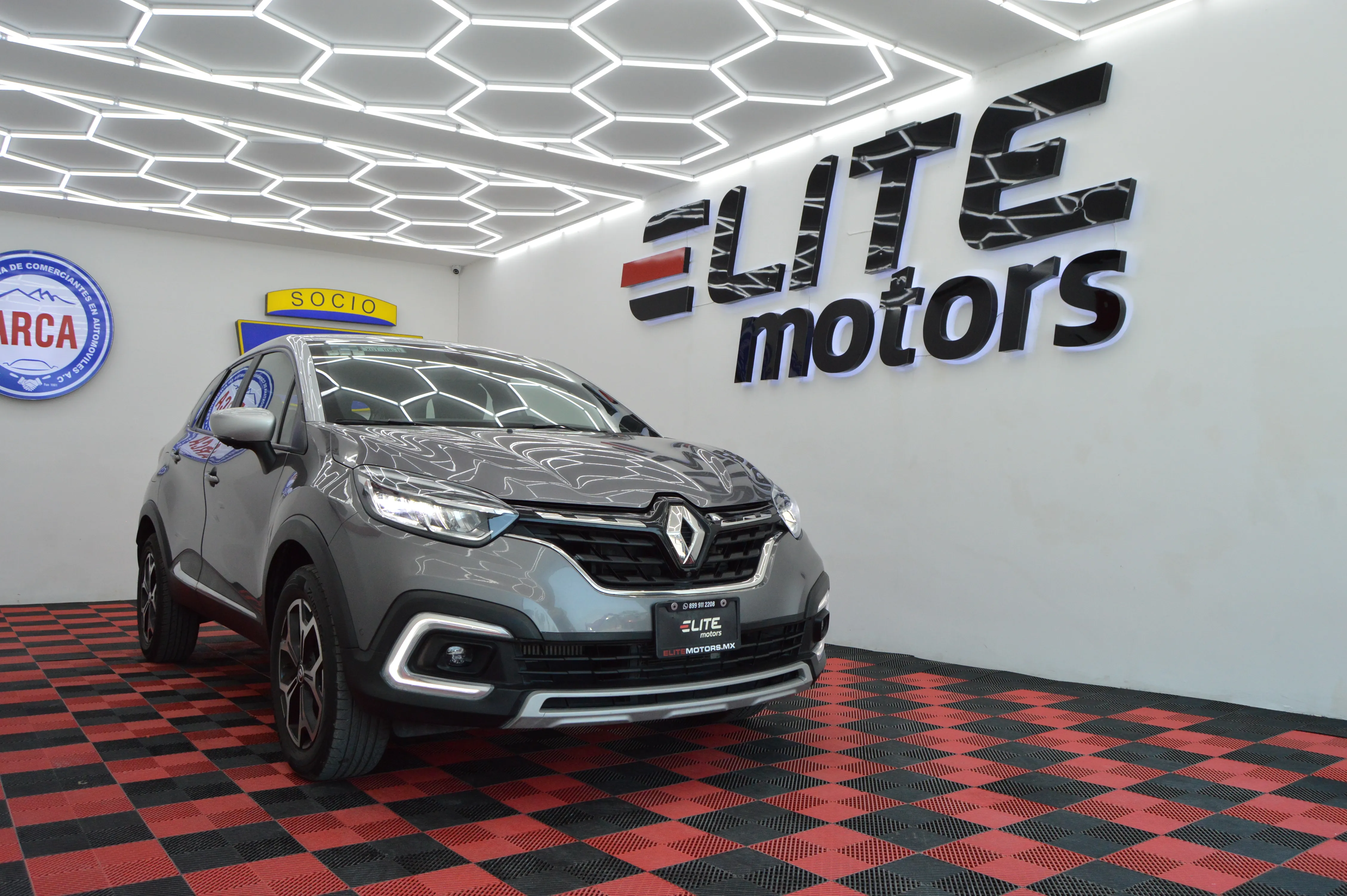 Captur Iconic CVT