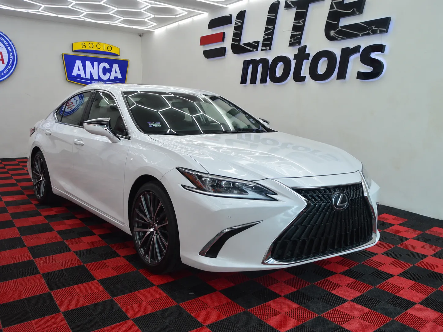 LEXUS ES H300